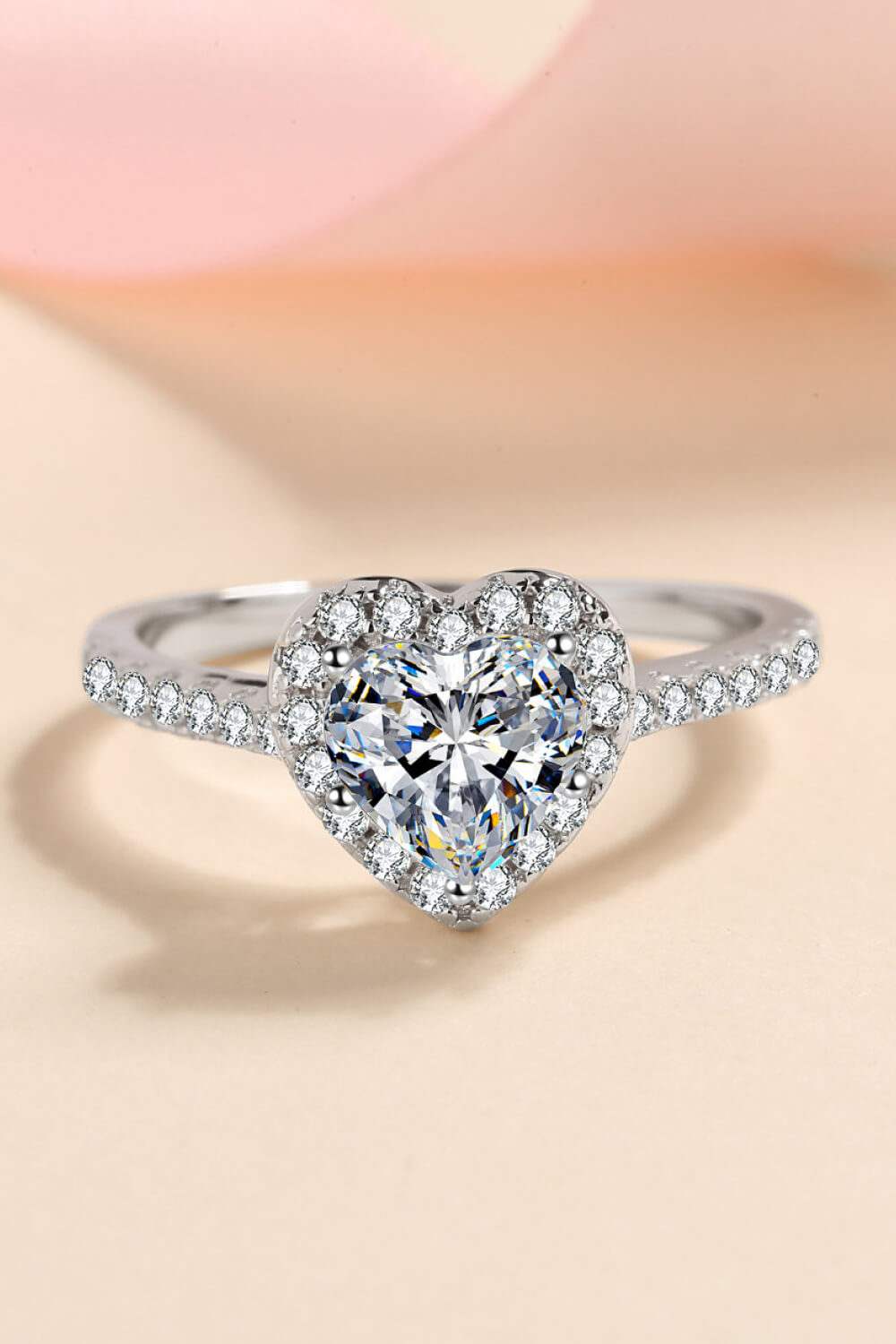 1 Carat Moissanite Heart-Shaped Ring Moissanite - Tophatter Daily Deals