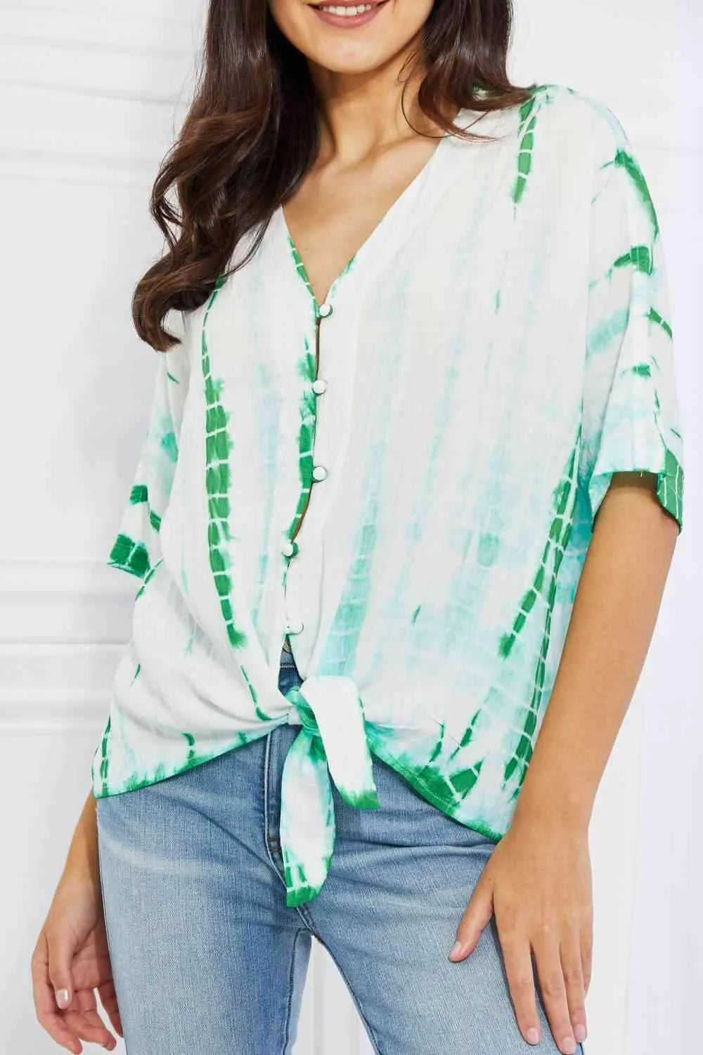Sew In Love Beachy Keen Full Size Tie-Dye Top Blouses - Tophatter Daily Deals