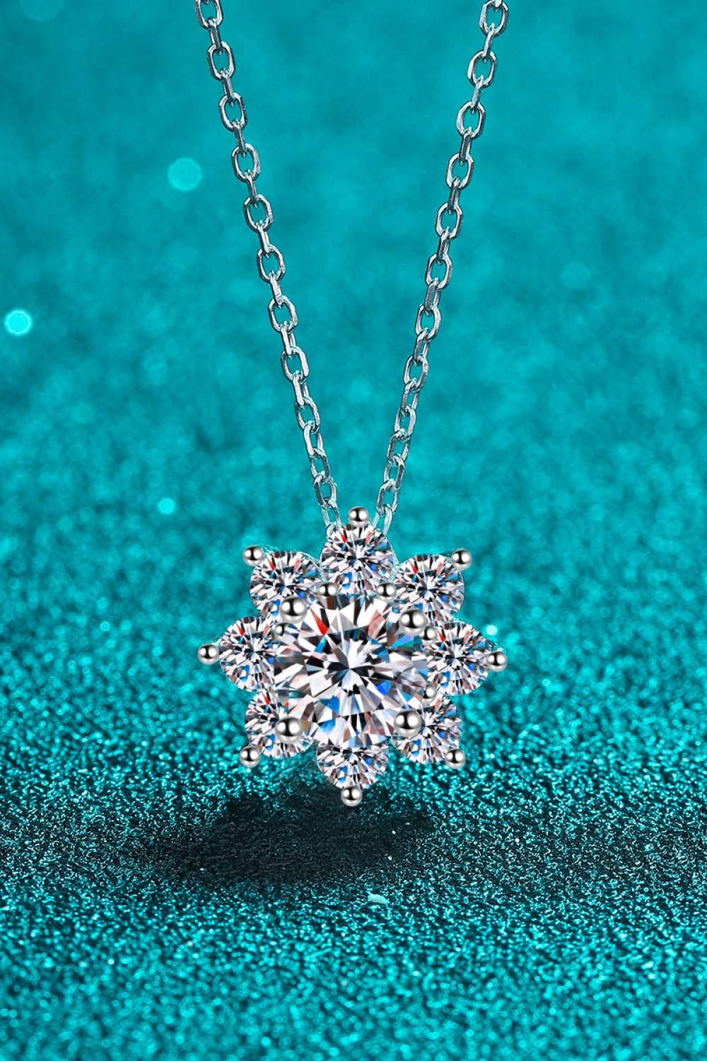 1 Carat Moissanite Floral-Shaped Pendant Necklace Moissanite - Tophatter Daily Deals