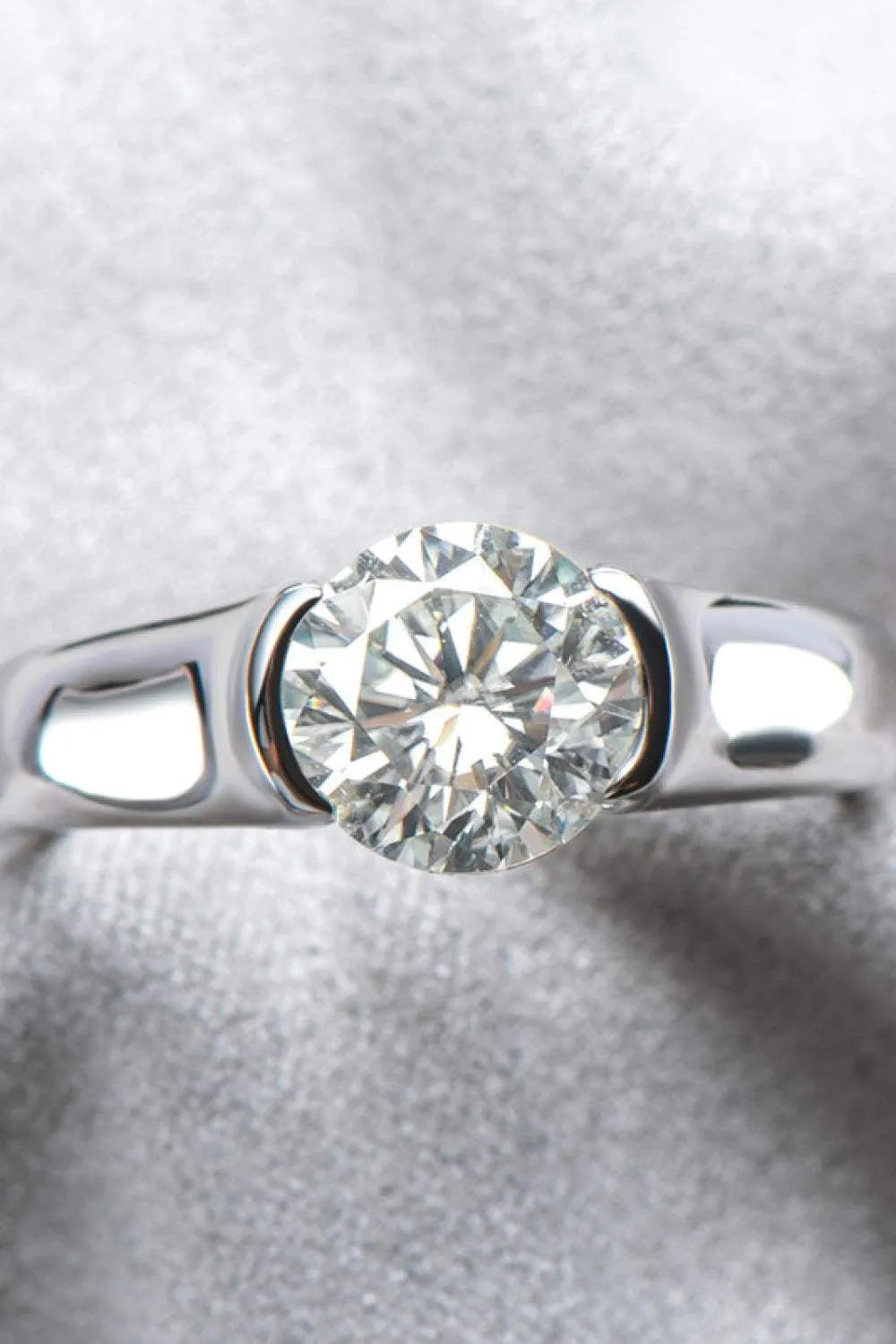 Looking Good 2 Carat Moissanite Platinum-Plated Ring Moissanite - Tophatter Daily Deals