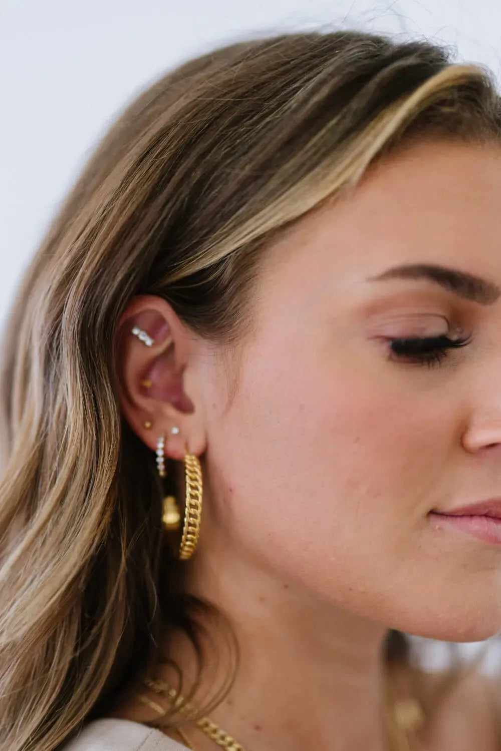 Crushing On You Chain C-Hoop Earrings Earrings - Tophatter Daily Deals
