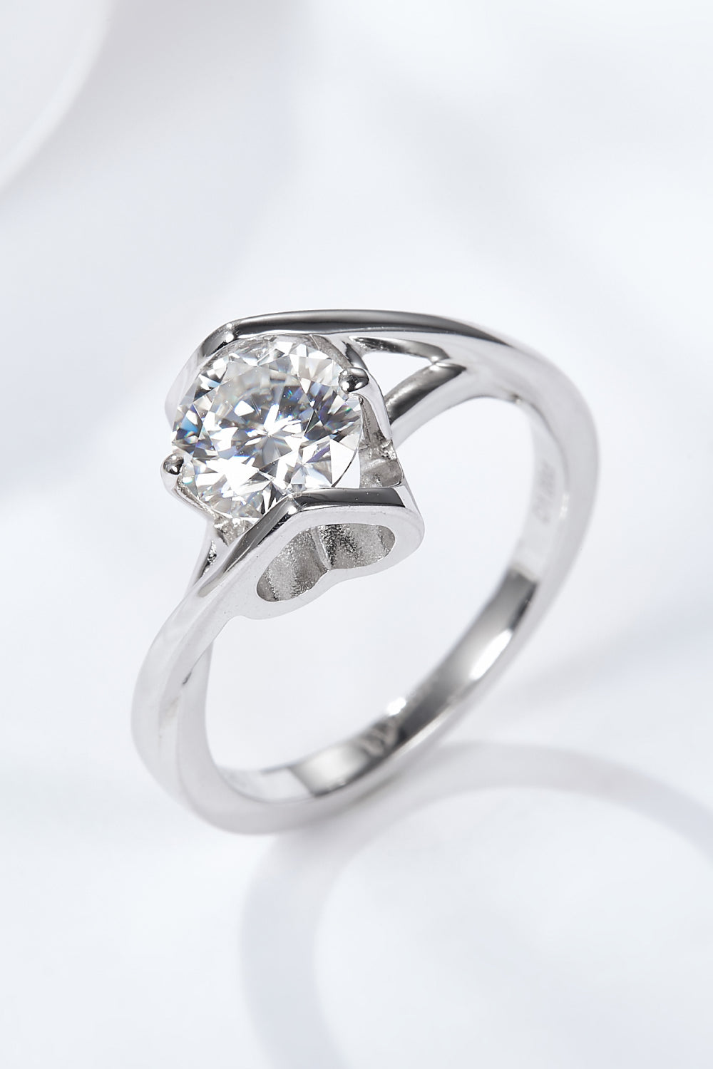 Get What You Need 1 Carat Moissanite Ring Silver Moissanite - Tophatter Daily Deals