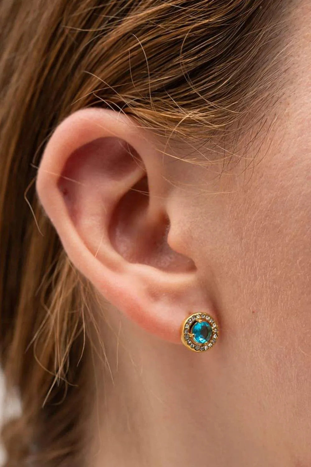 Inlaid Zircon Stainless Steel Stud Earrings Earrings - Tophatter Daily Deals