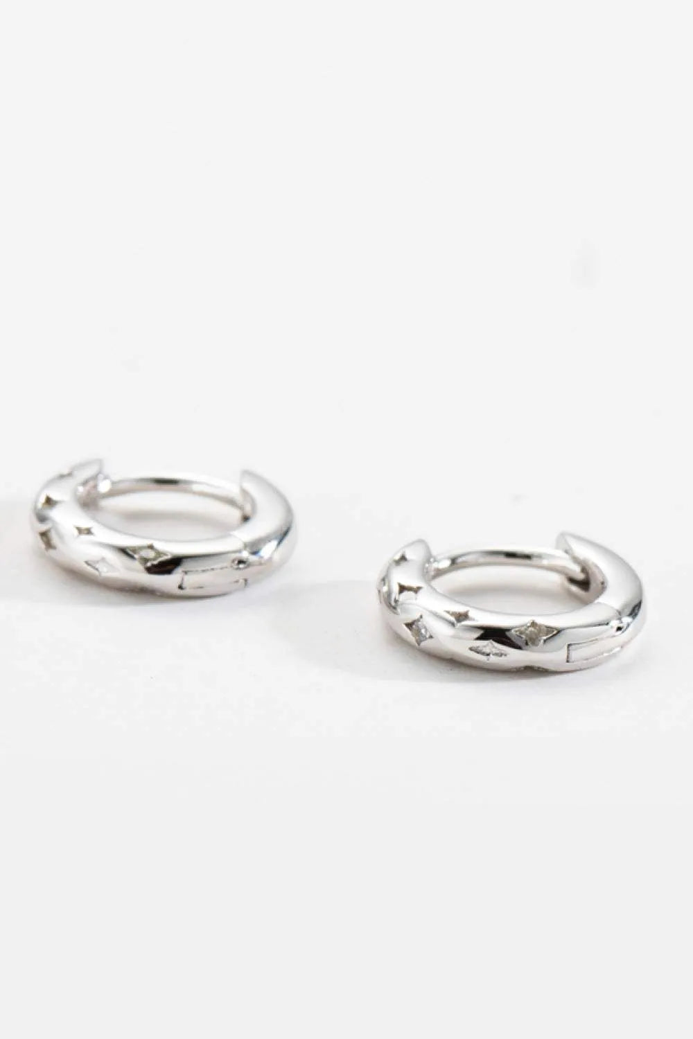 925 Sterling Silver Huggie Earrings Earrings - Tophatter Daily Deals