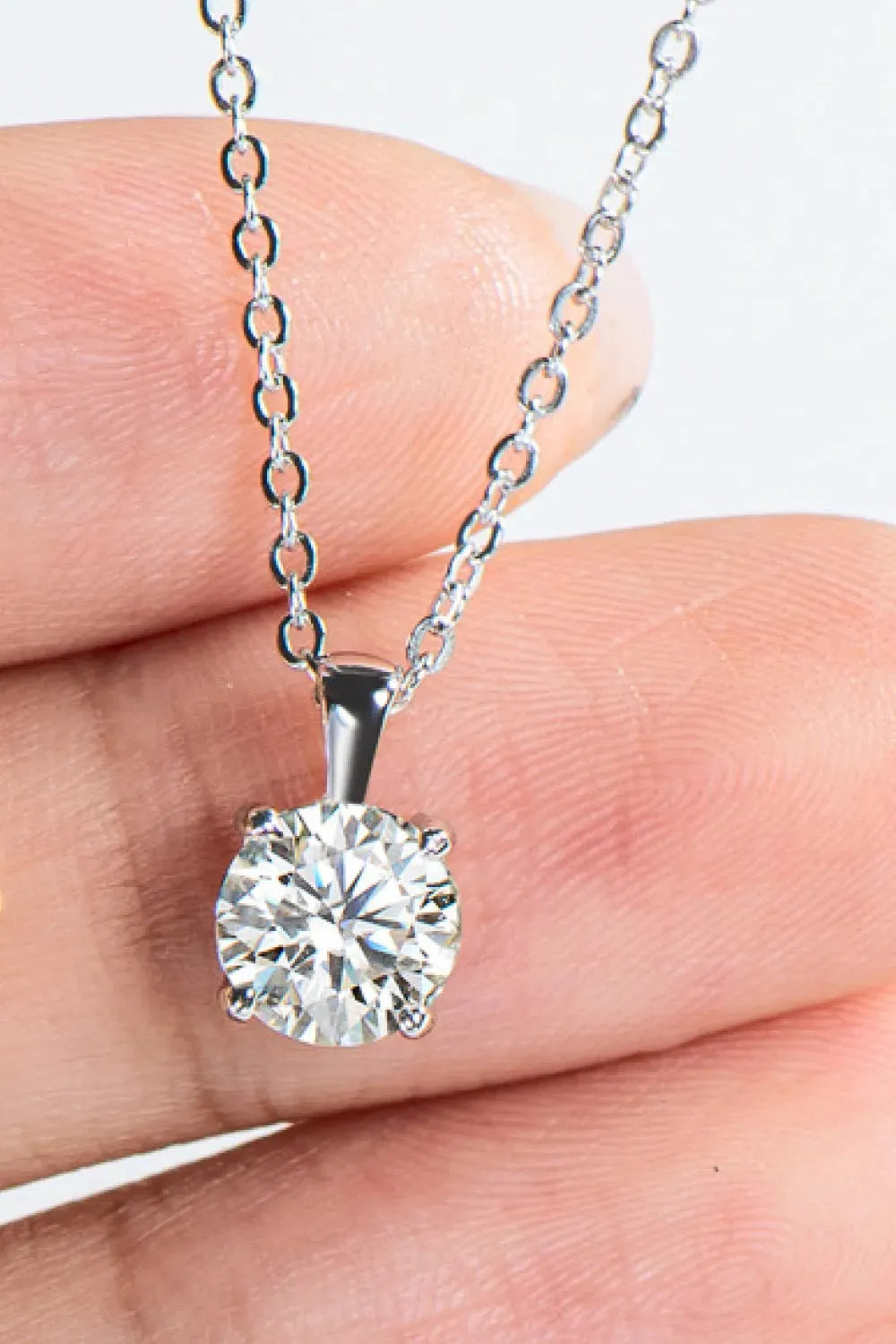 925 Sterling Silver 1 Carat Moissanite Chain-Link Necklace Moissanite - Tophatter Daily Deals