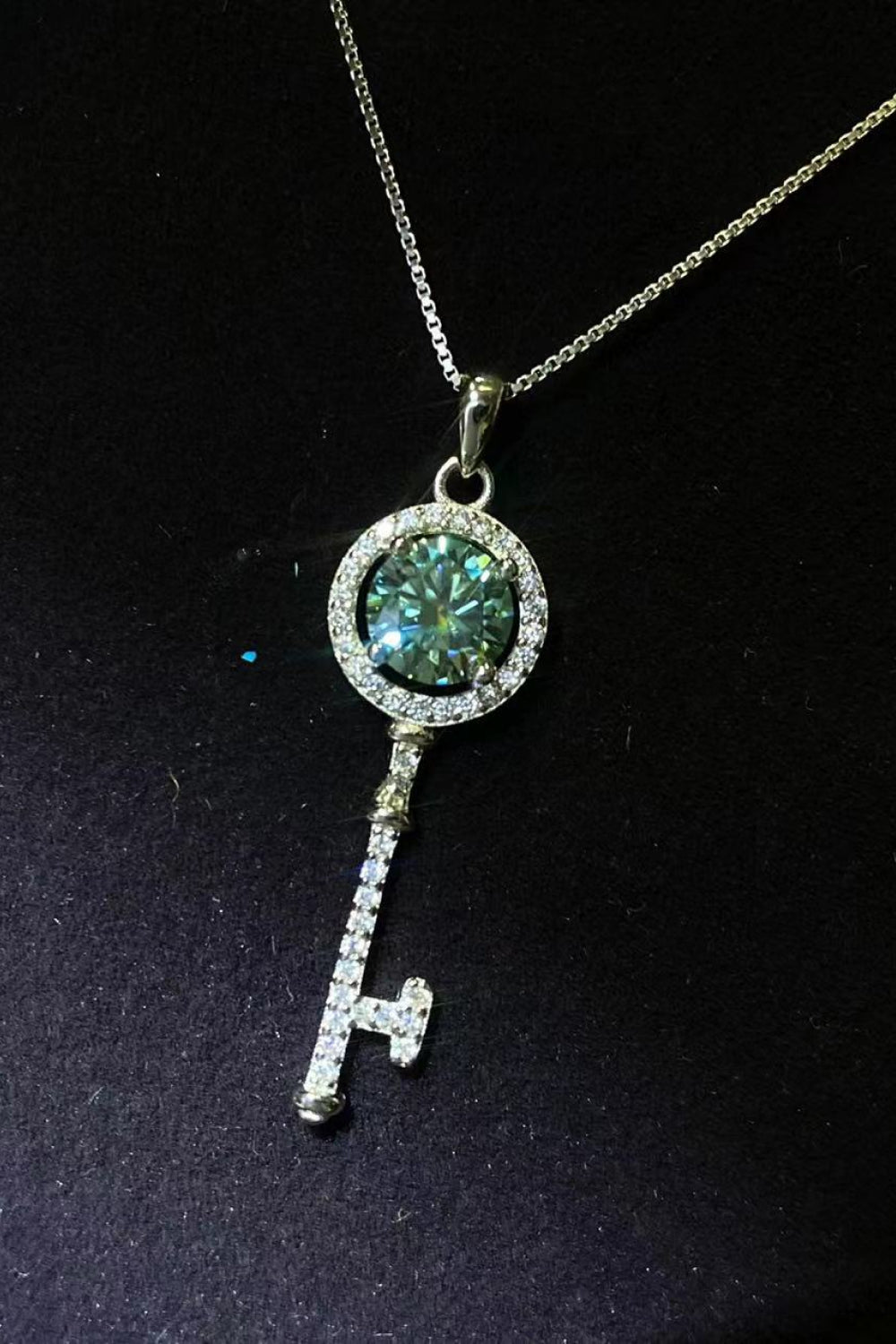 1 Carat Moissanite Key Pendant Necklace Blue White One Size Moissanite - Tophatter Daily Deals