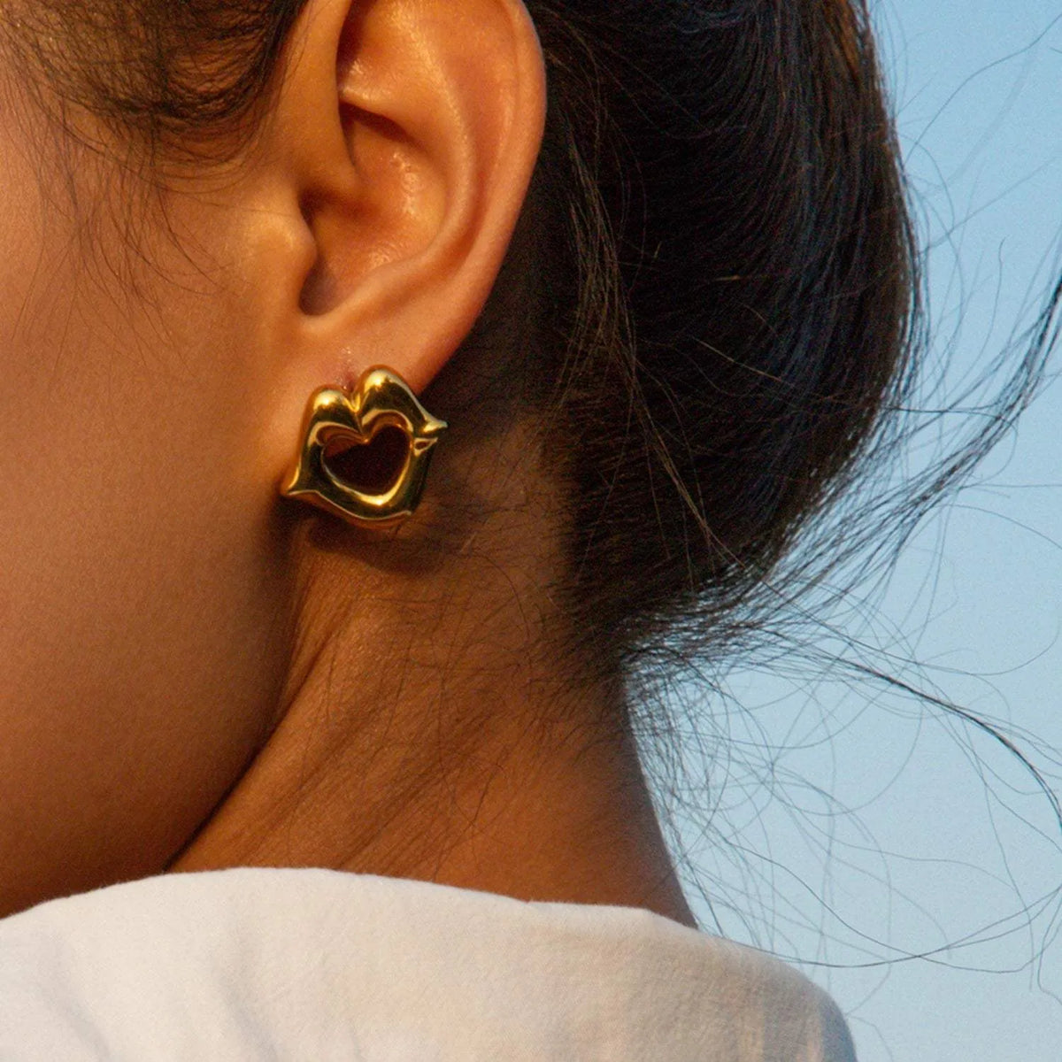 Lip 18K Gold-Plated Stud Earrings Earrings - Tophatter Daily Deals