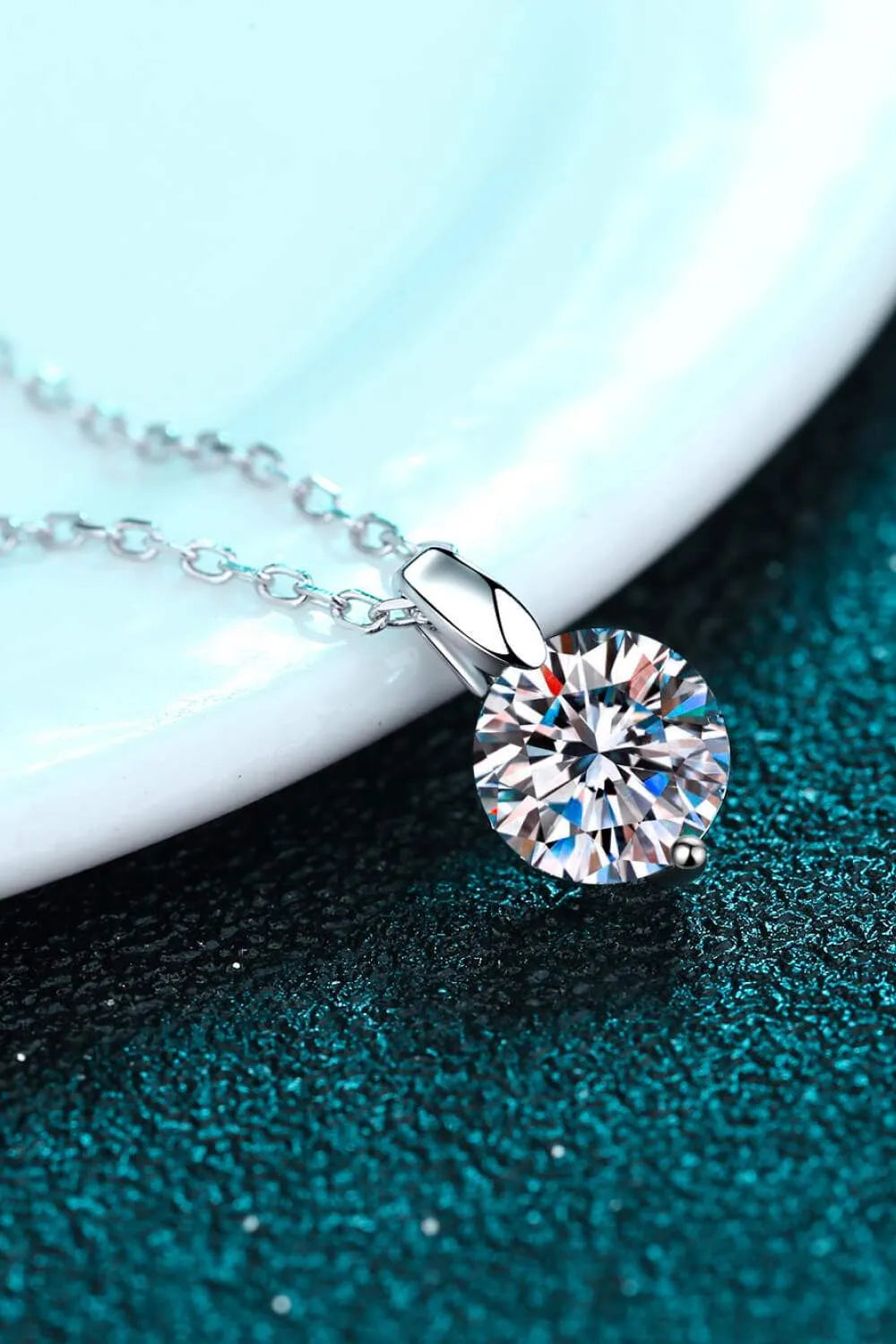 Minimalist 925 Sterling Silver Moissanite Pendant Necklace Moissanite - Tophatter Daily Deals