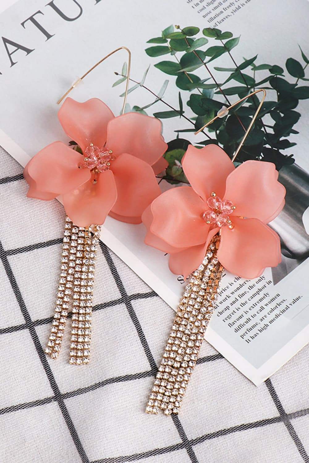 Flower Shape Acrylic Dangle Earrings Earrings - Tophatter Daily Deals