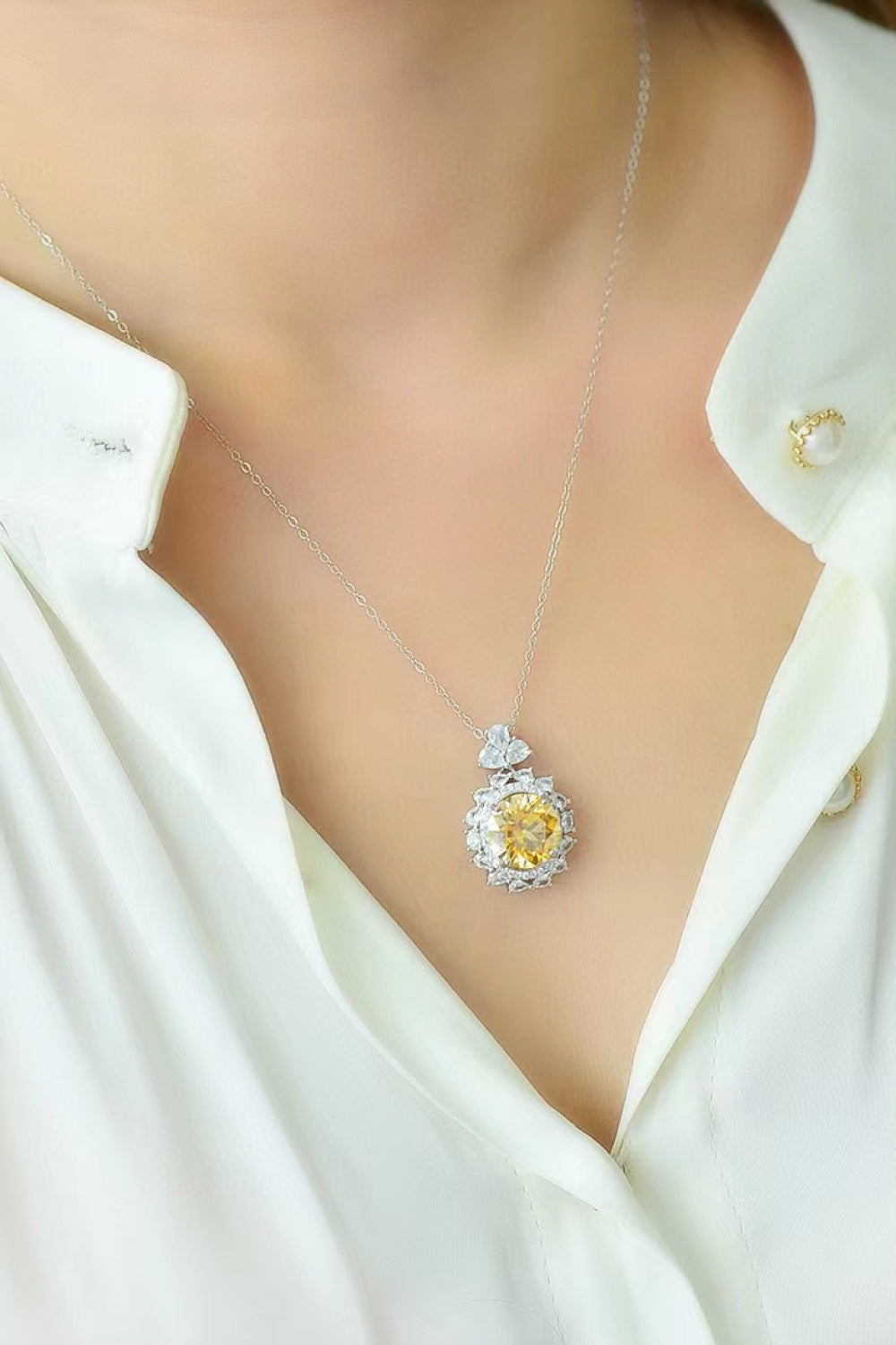 5 Carat Yellow Moissanite Pendant Necklace Moissanite - Tophatter Daily Deals