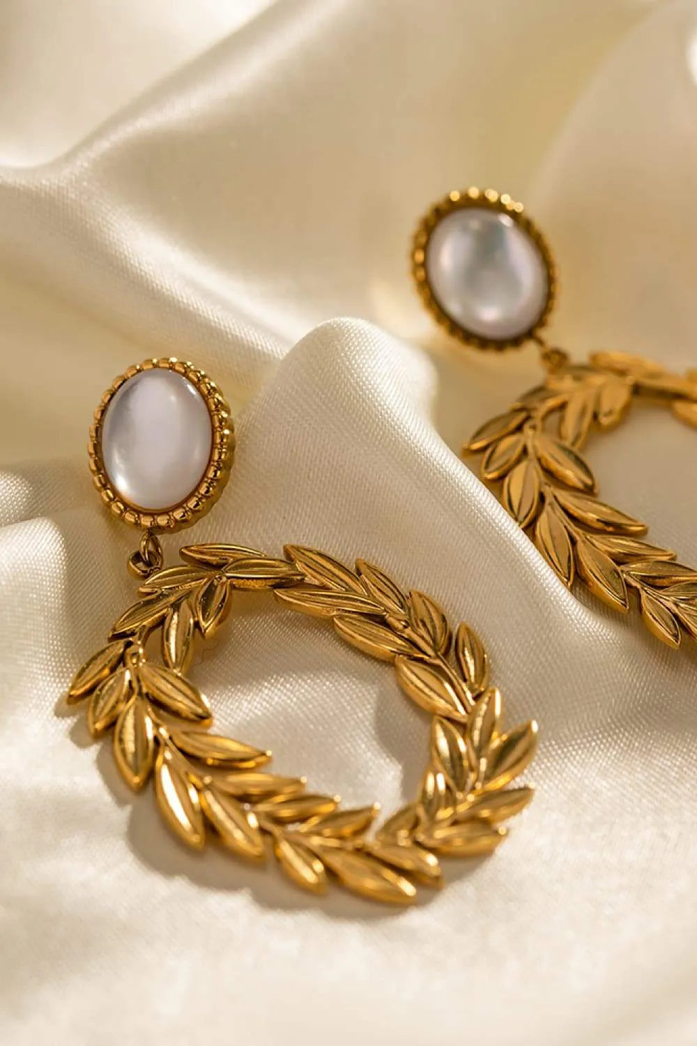 Stainless Steel Leaf-Shaped Drop Earrings Earrings - Tophatter Daily Deals