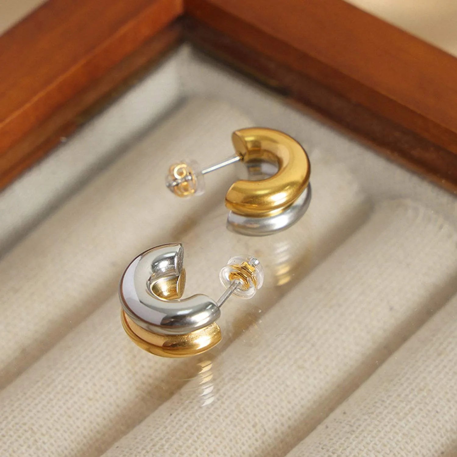 18K Gold-Plated C-Hoop Earrings Earrings - Tophatter Daily Deals