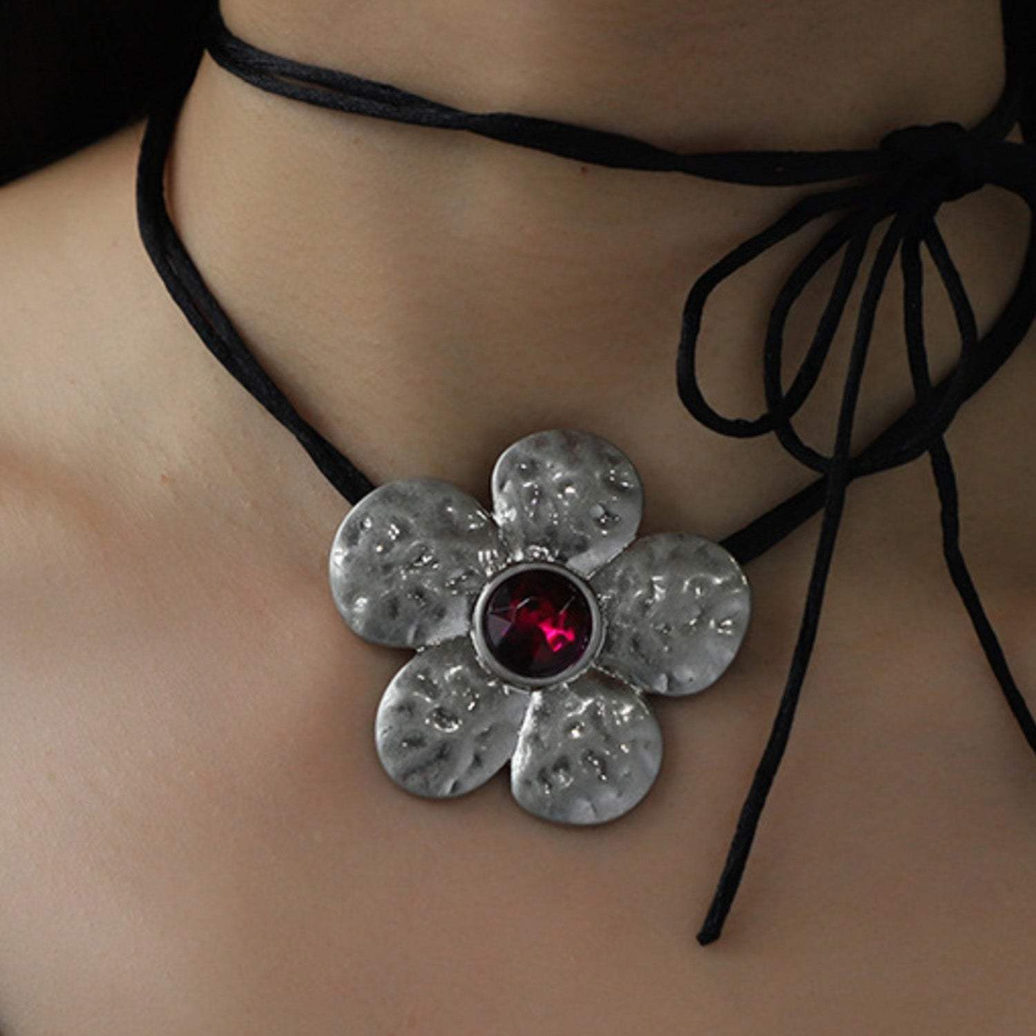 Tied Alloy Rhinestone Flower Shape Necklace Necklaces - Tophatter Daily Deals