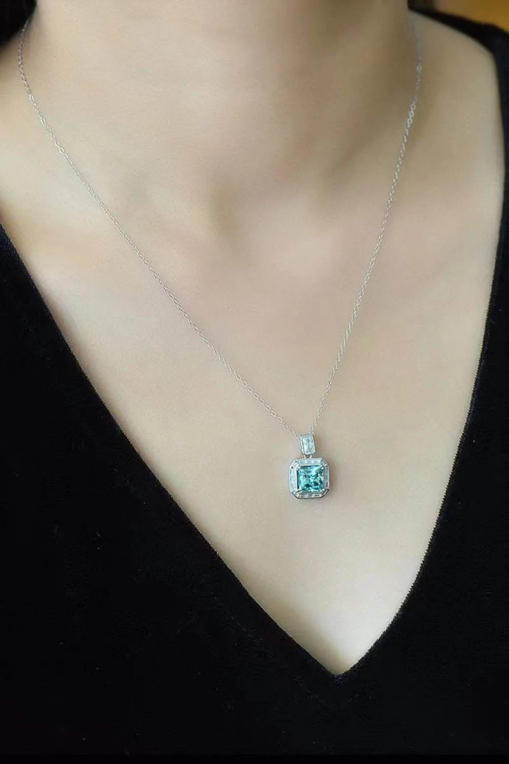 2 Carat Moissanite Square Pendant Necklace Moissanite - Tophatter Daily Deals