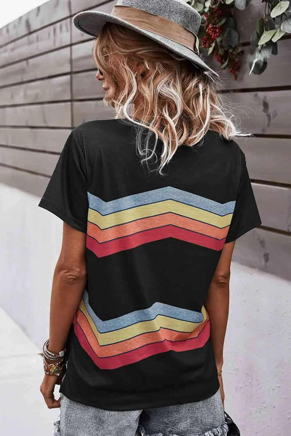 Multicolored Chevron Stripe Round Neck Side Slit T-Shirt Women's T-Shirts - Tophatter Daily Deals