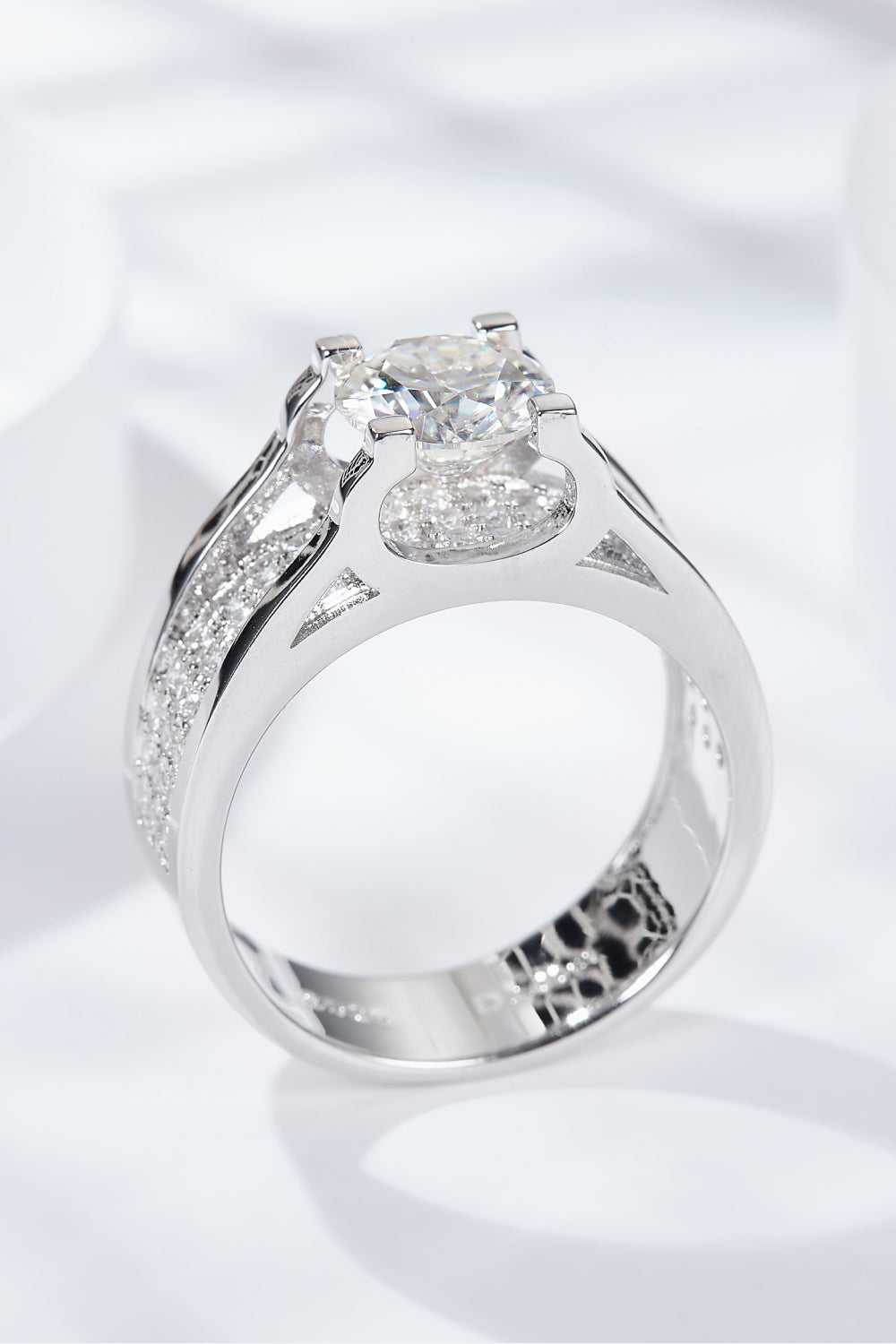 Made To Shine 1 Carat Moissanite Ring - Tophatter Deals