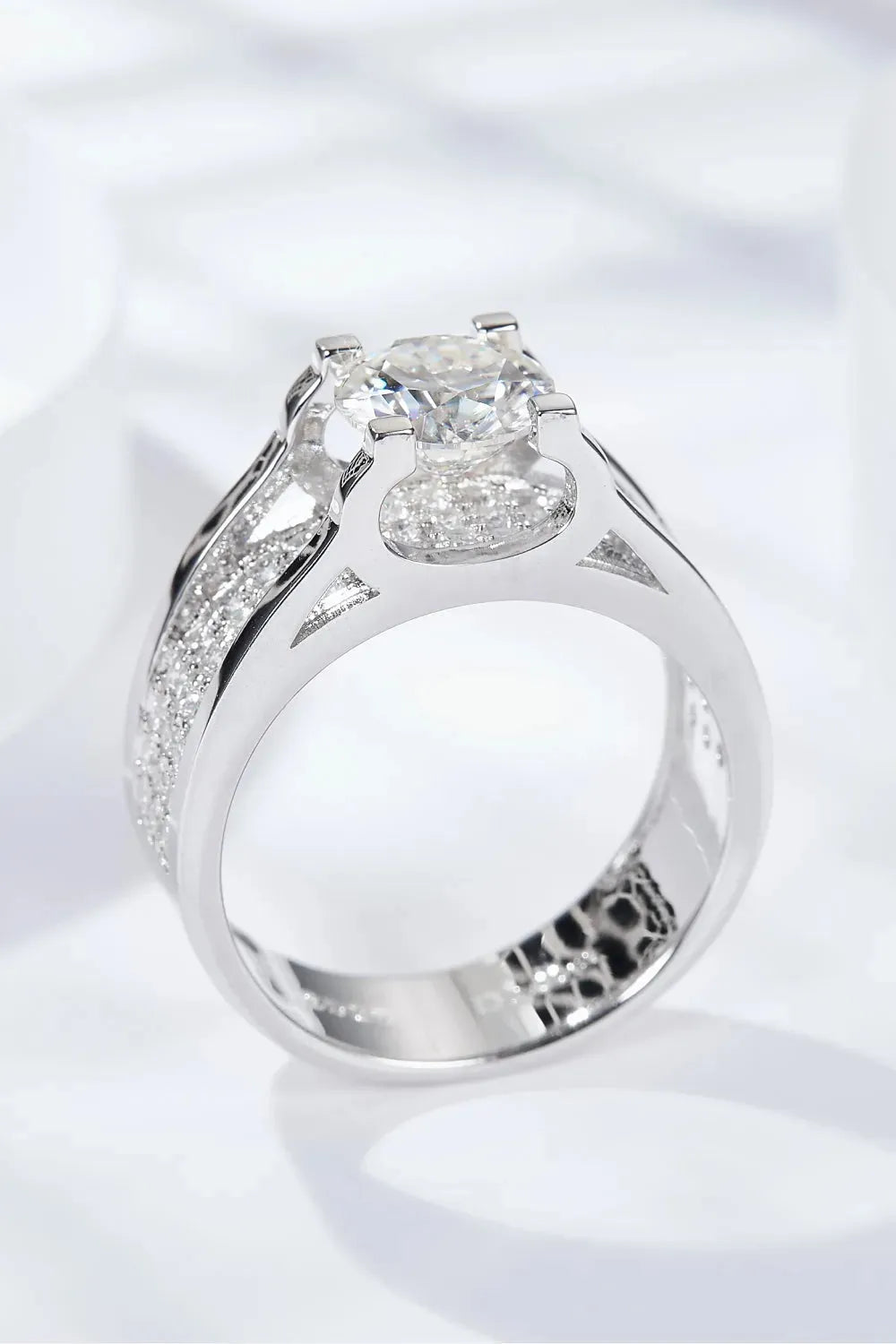 Made To Shine 1 Carat Moissanite Ring Moissanite - Tophatter Daily Deals