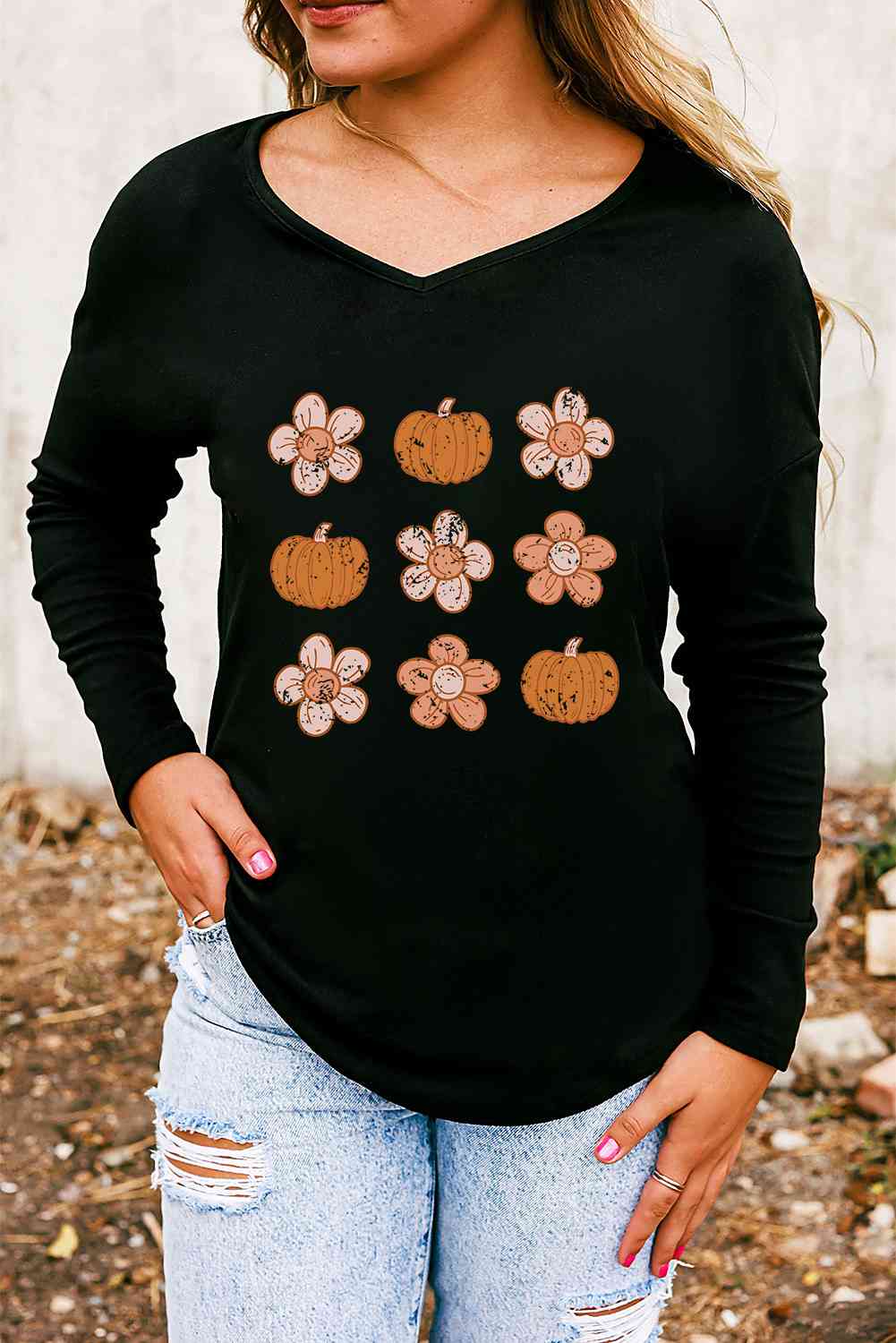 V-Neck Short Sleeve Pumpkin & Flower Graphic T-Shirt Black Women's T-Shirts - Tophatter Daily Deals