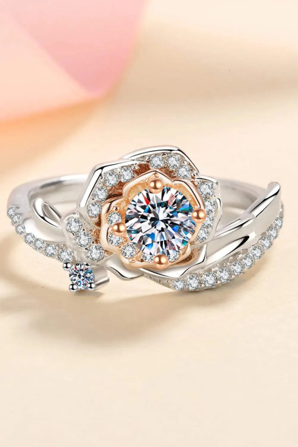 925 Sterling Silver Rose-Shaped Moissanite Ring Moissanite - Tophatter Daily Deals