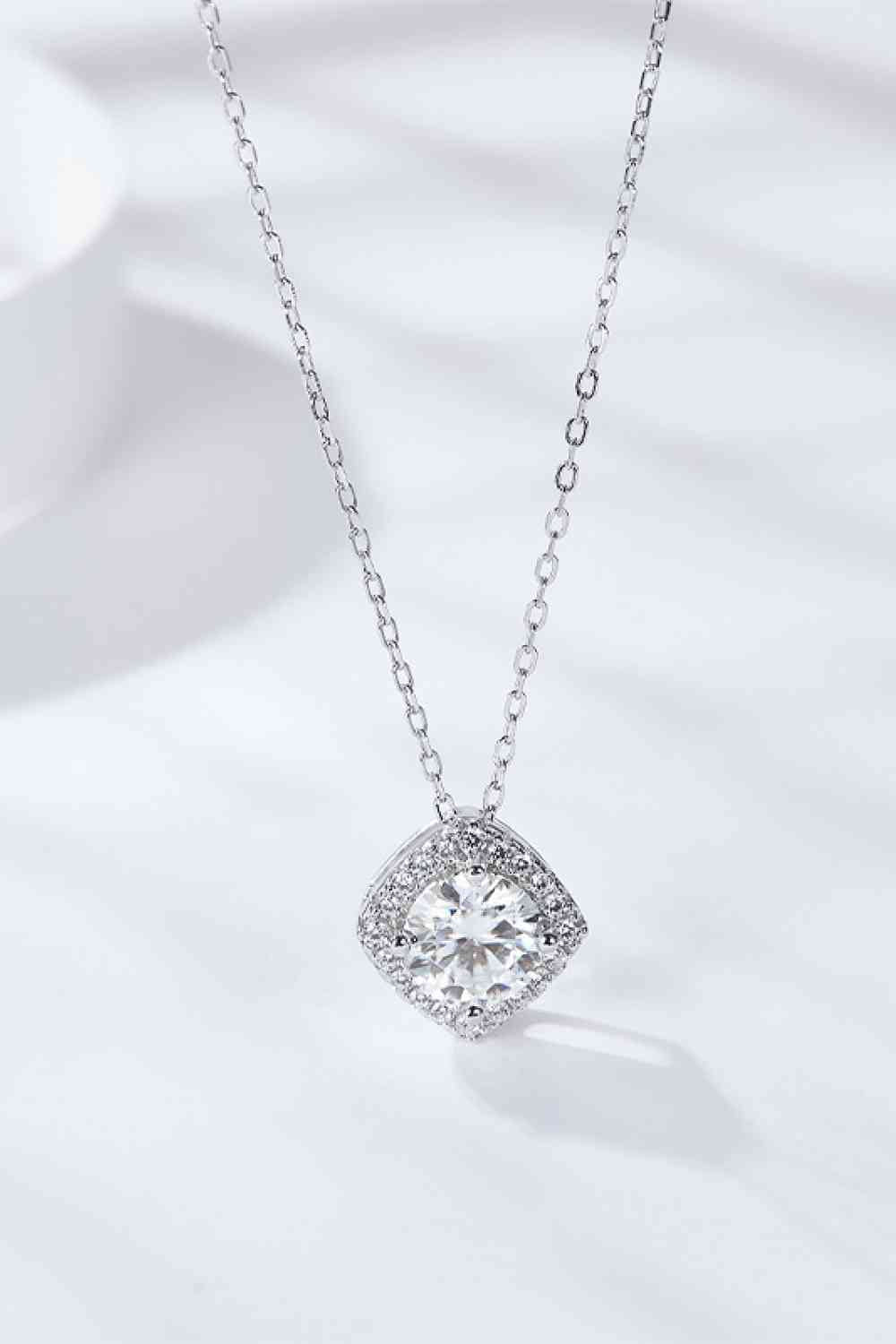 1 Carat Moissanite Geometric Pendant Necklace Moissanite - Tophatter Daily Deals