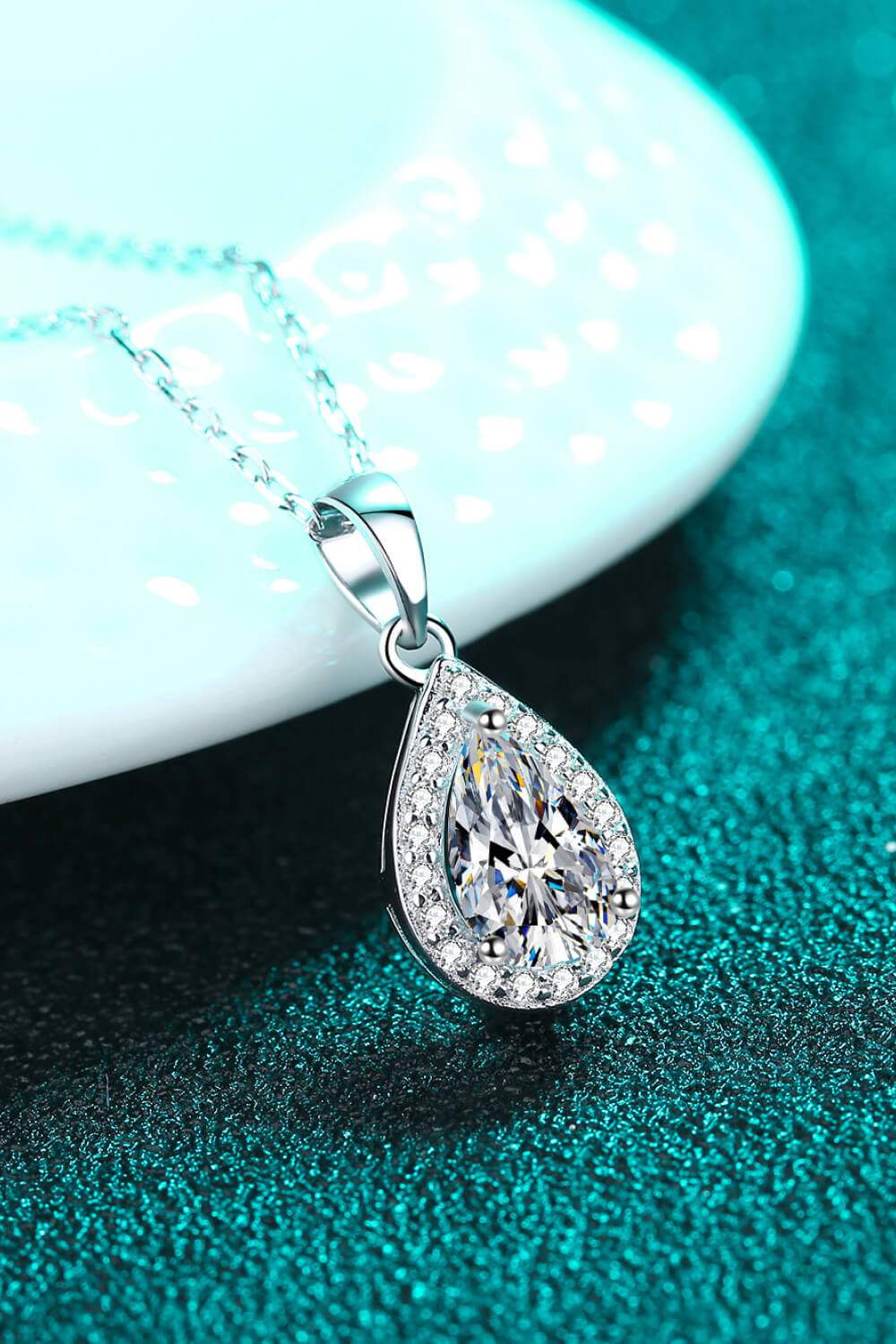 Moissanite Teardrop Pendant Necklace Moissanite - Tophatter Daily Deals