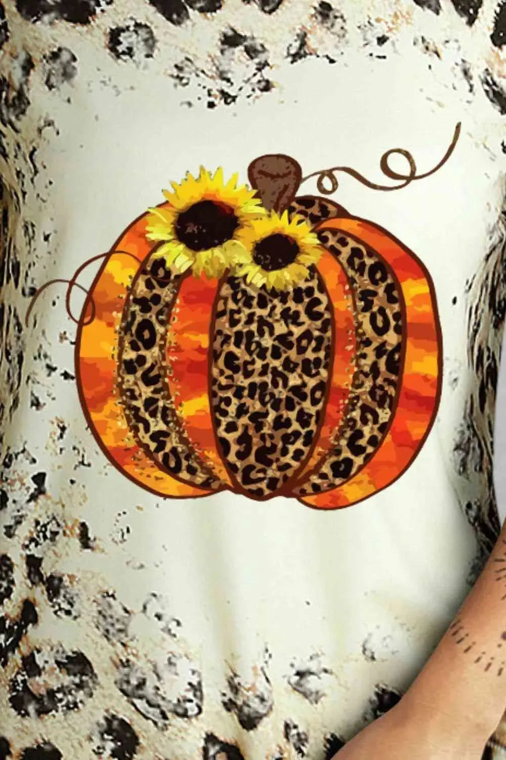 Leopard Pumpkin Graphic Round Neck Tee Women's T-Shirts - Tophatter Daily Deals
