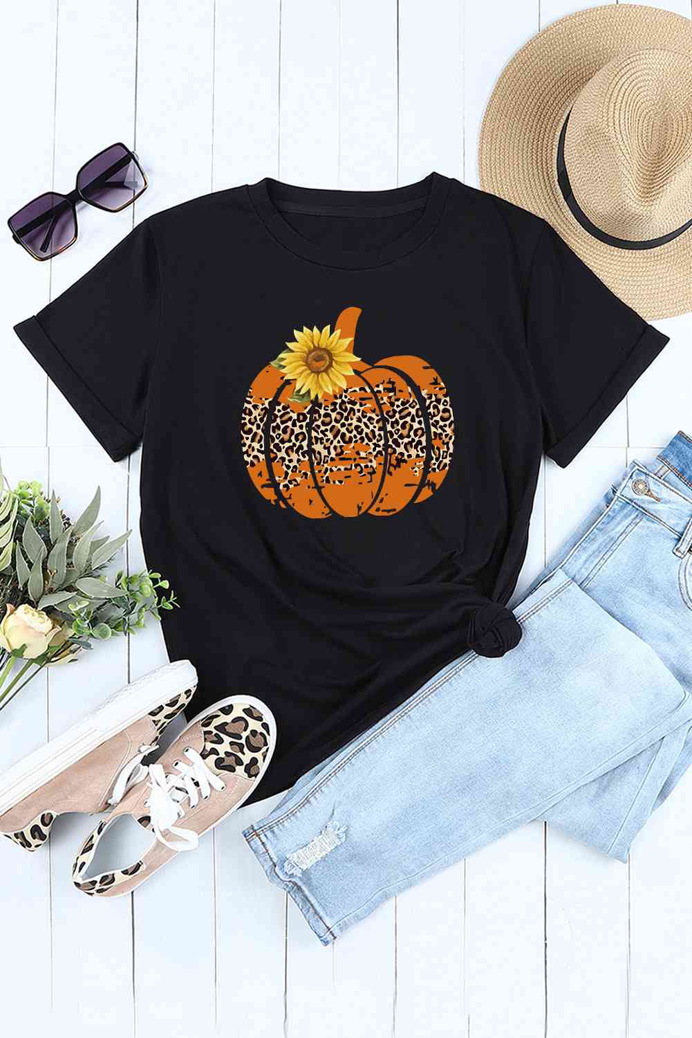 Floral Pumpkin Graphic Tee Women's T-Shirts - Tophatter Daily Deals