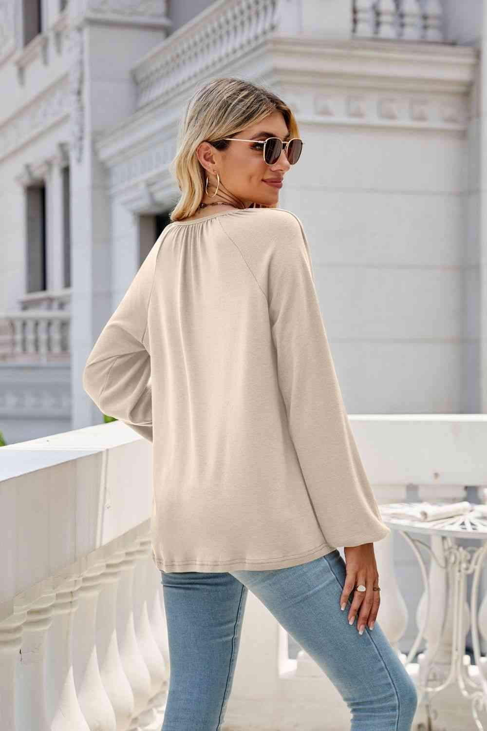 V-Neck Raglan Sleeve Ruched Detail Top Women's T-Shirts - Tophatter Daily Deals