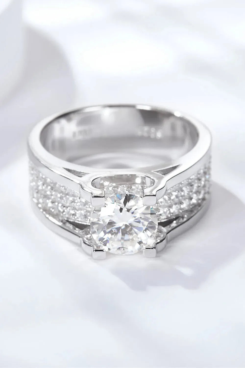 Made To Shine 1 Carat Moissanite Ring Moissanite - Tophatter Daily Deals