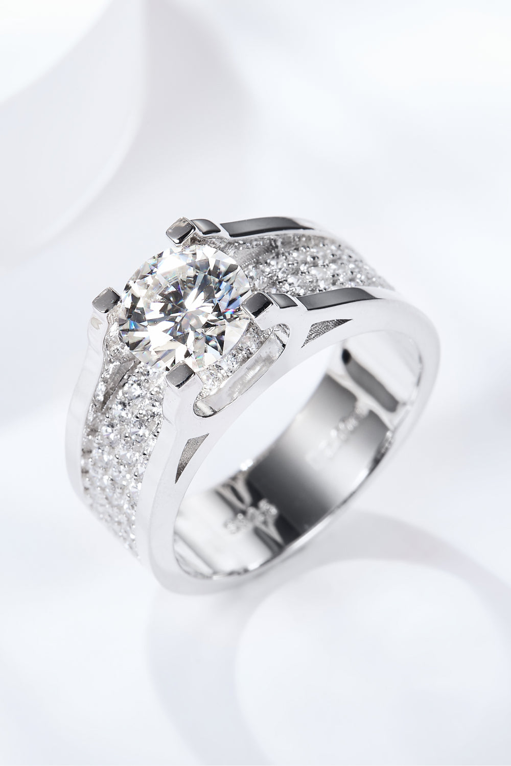 Made To Shine 1 Carat Moissanite Ring - Tophatter Deals