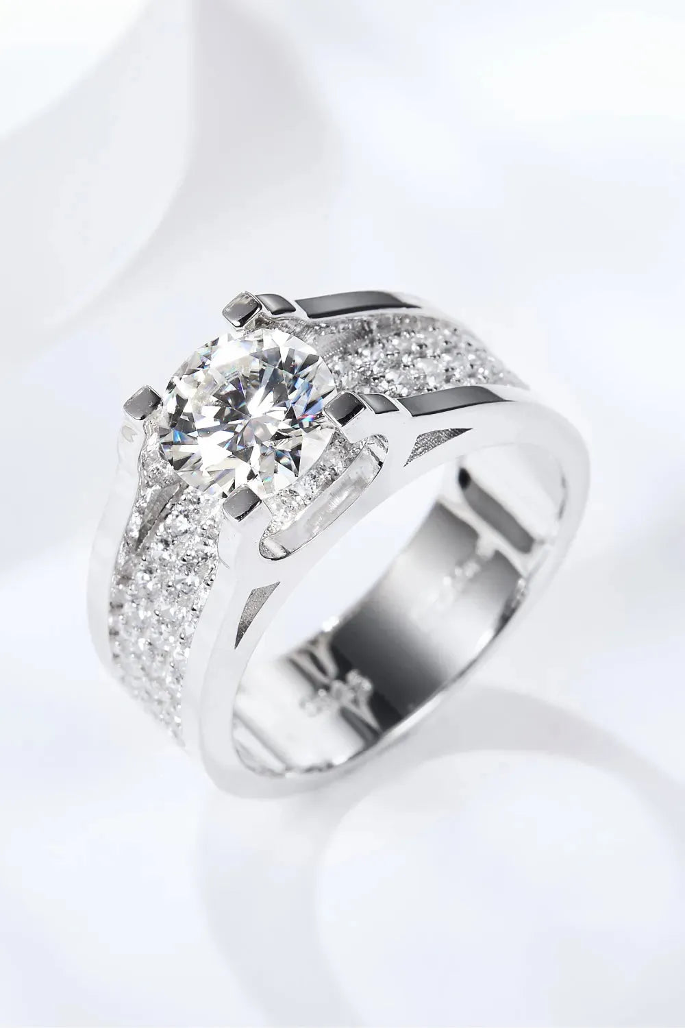 Made To Shine 1 Carat Moissanite Ring Moissanite - Tophatter Daily Deals