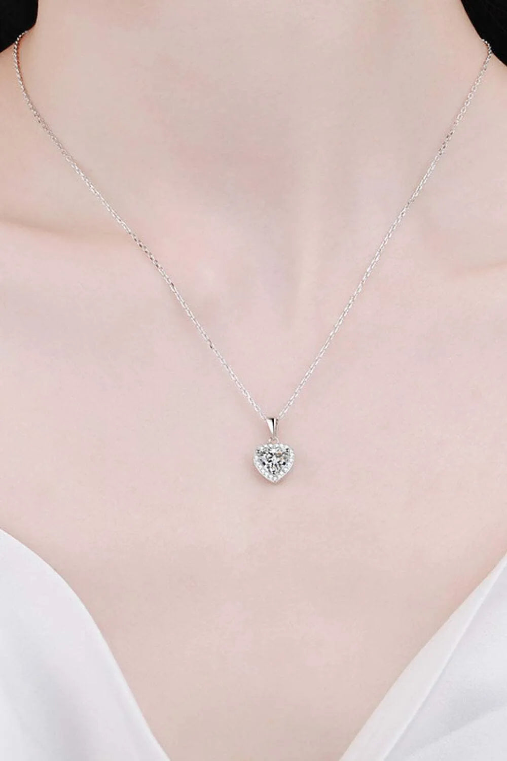 1 Carat Moissanite Heart Pendant Chain Necklace Moissanite - Tophatter Daily Deals