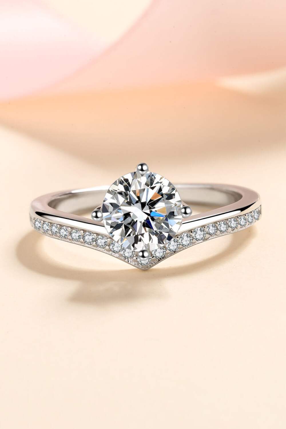 925 Sterling Silver Ring with 1 Carat Moissanite Silver Moissanite - Tophatter Daily Deals