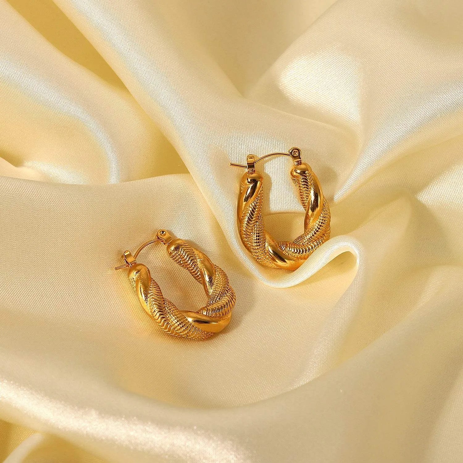 Twisted Hoop Earrings Earrings - Tophatter Daily Deals