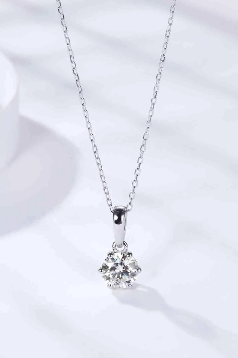2 Carat 6-Prong Moissanite Pendant Necklace Moissanite - Tophatter Daily Deals