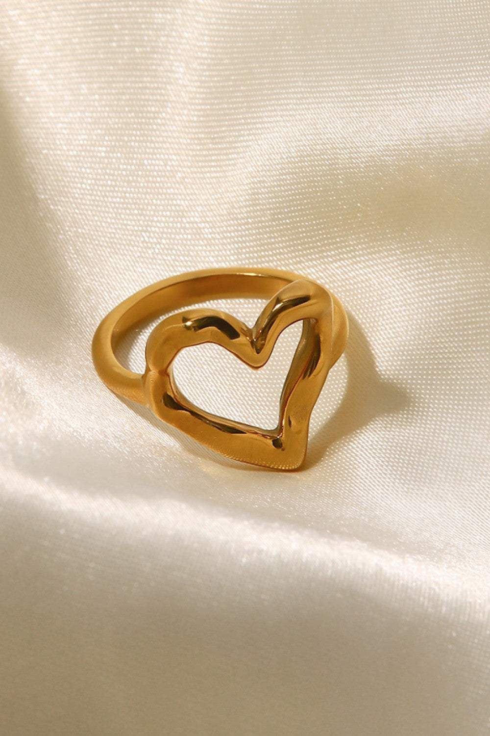 18K Gold Plated Heart-Shaped Ring Rings - Tophatter Daily Deals