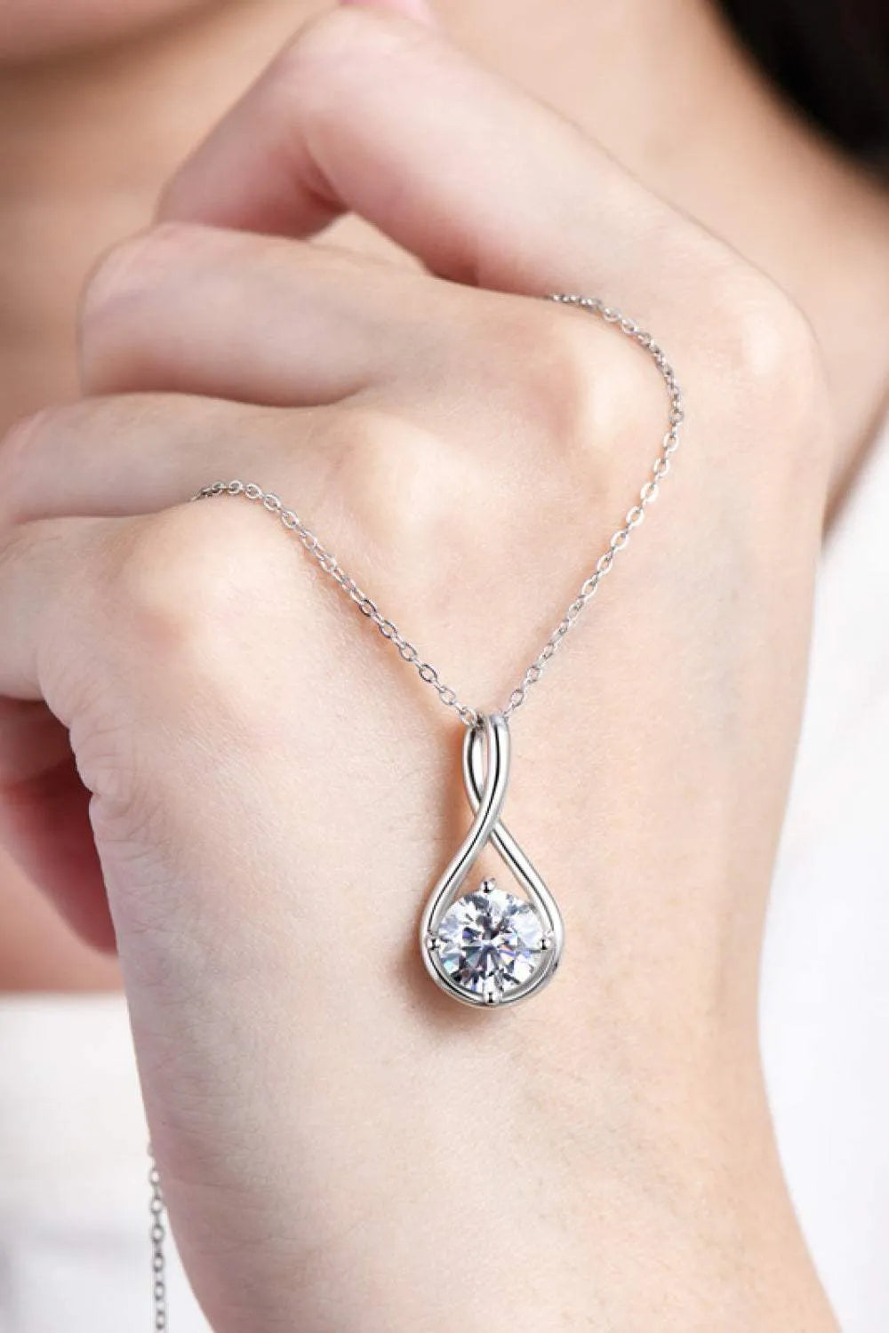 2 Carat Moissanite 925 Sterling Silver Necklace Moissanite - Tophatter Daily Deals