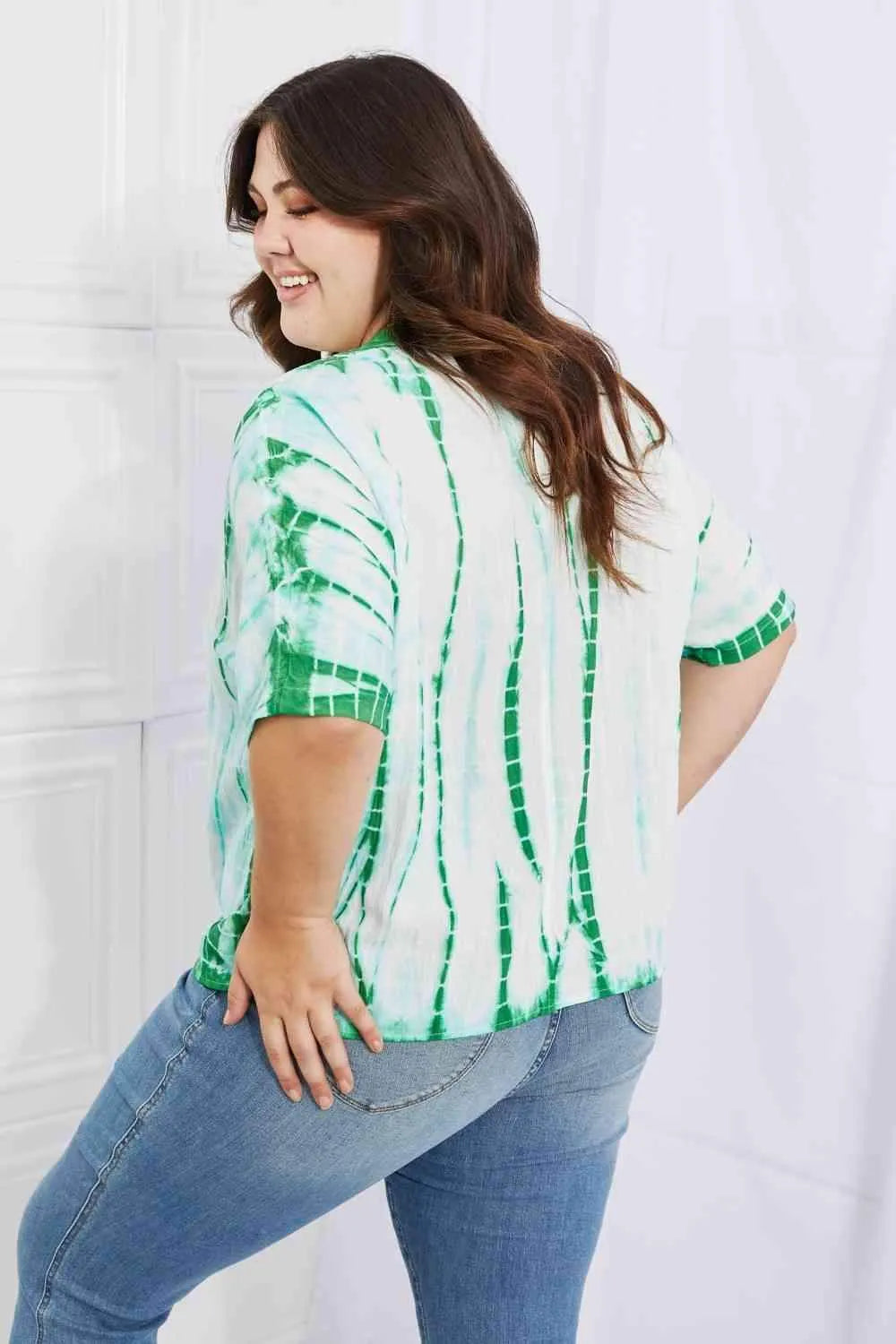 Sew In Love Beachy Keen Full Size Tie-Dye Top Blouses - Tophatter Daily Deals