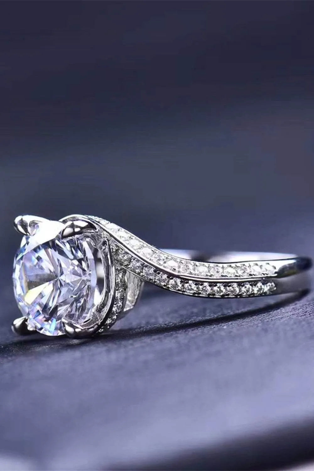 Keep Your Eyes On Me 3 Carat Moissanite Ring Moissanite - Tophatter Daily Deals