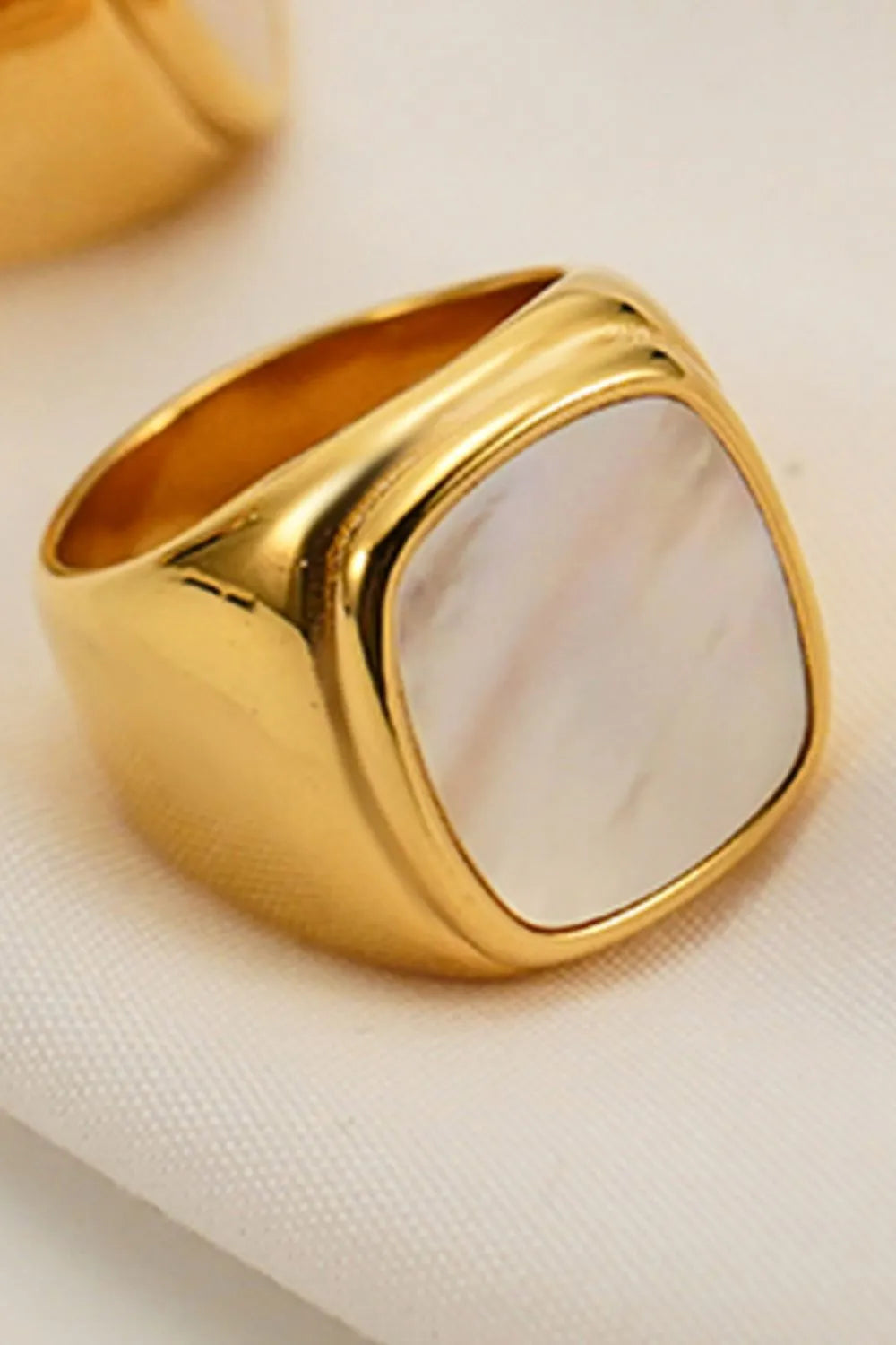 Stainless Steel 18K Gold-Plated Inlaid Shell Ring Rings - Tophatter Daily Deals