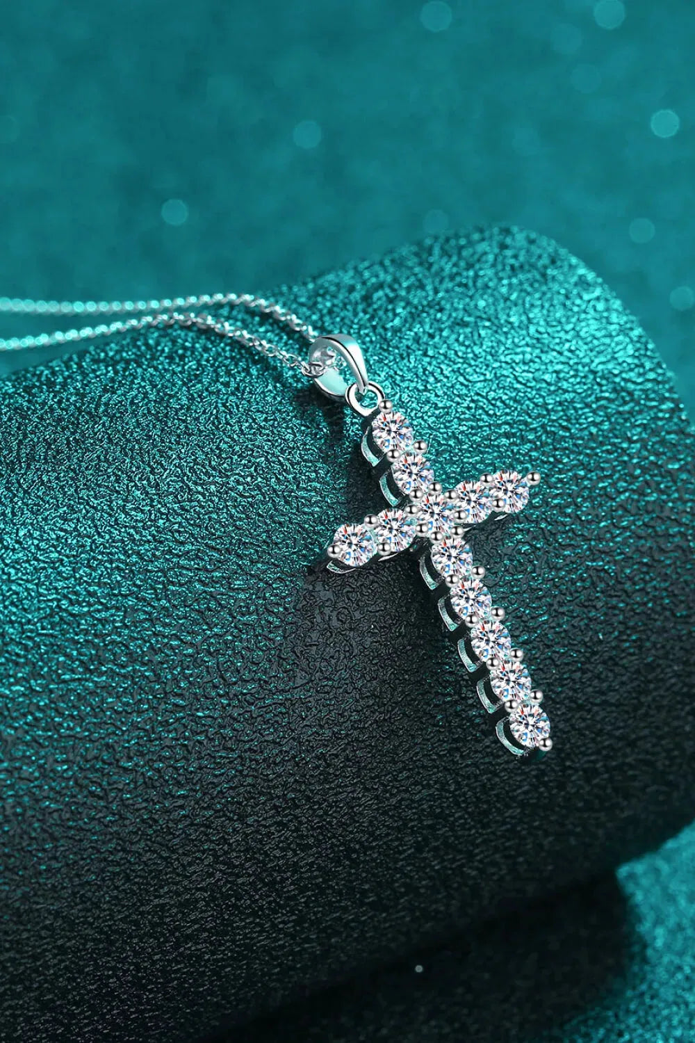 Adored 925 Sterling Silver Cross Moissanite Necklace Moissanite - Tophatter Daily Deals