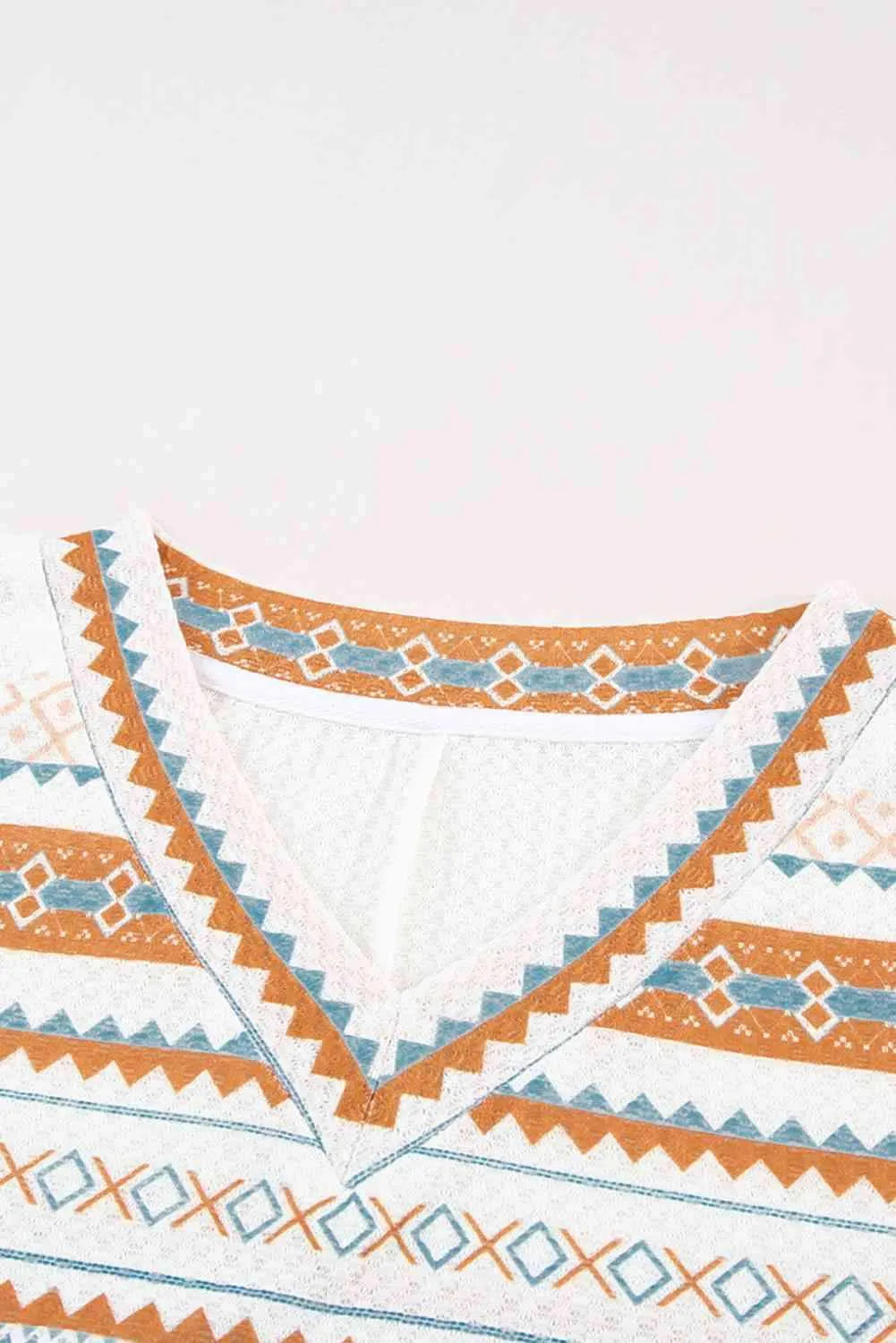 Geometric Print V-Neck Curved Hem Top Blouses - Tophatter Daily Deals