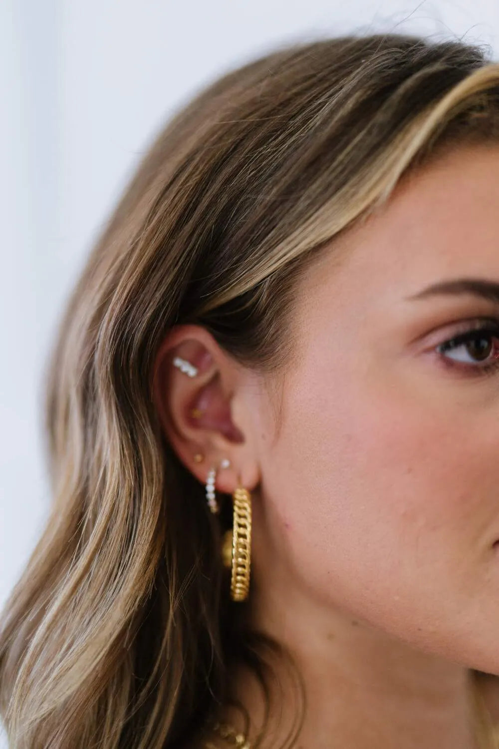 Crushing On You Chain C-Hoop Earrings Earrings - Tophatter Daily Deals