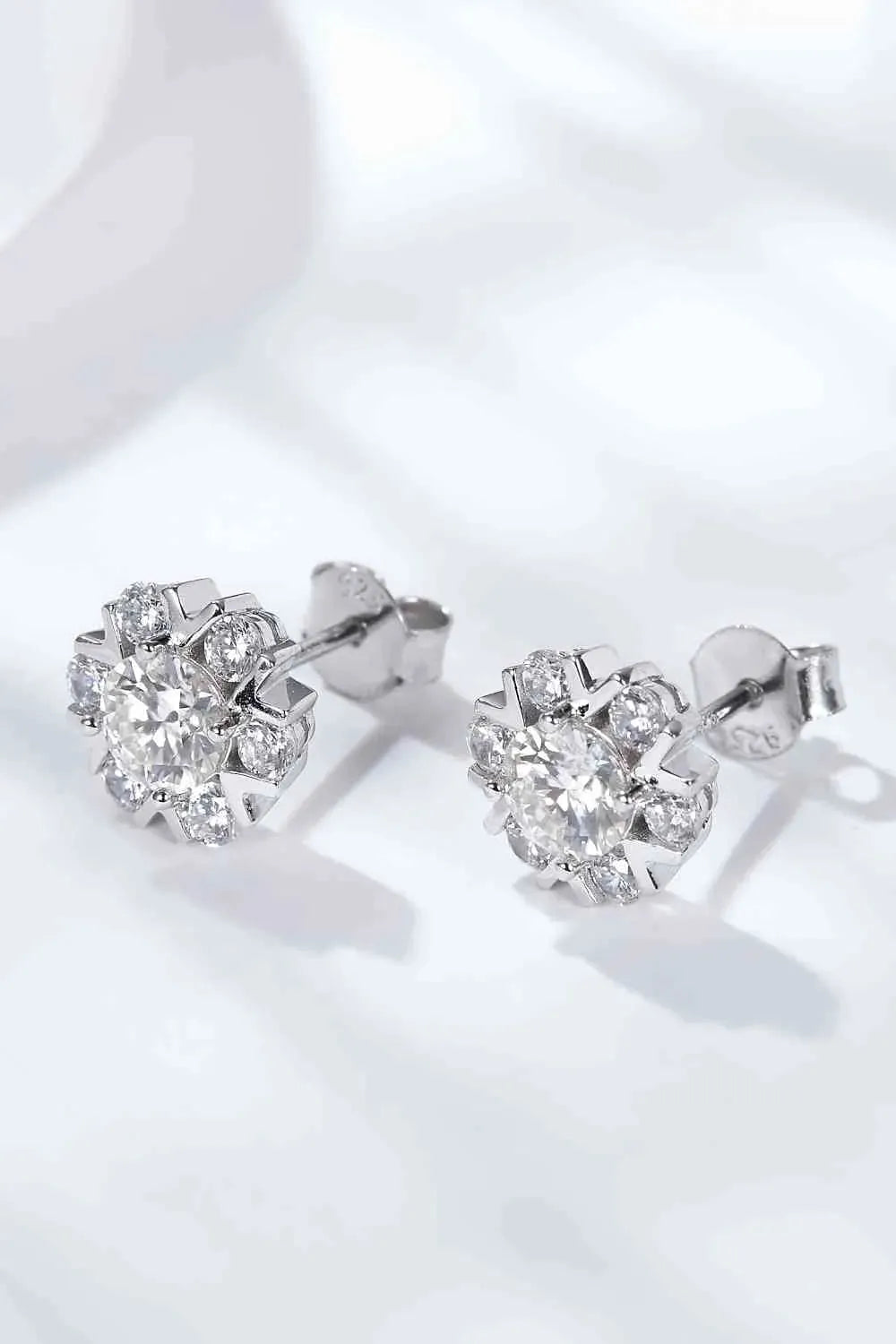 925 Sterling Silver Moissanite Stud Earrings Moissanite - Tophatter Daily Deals