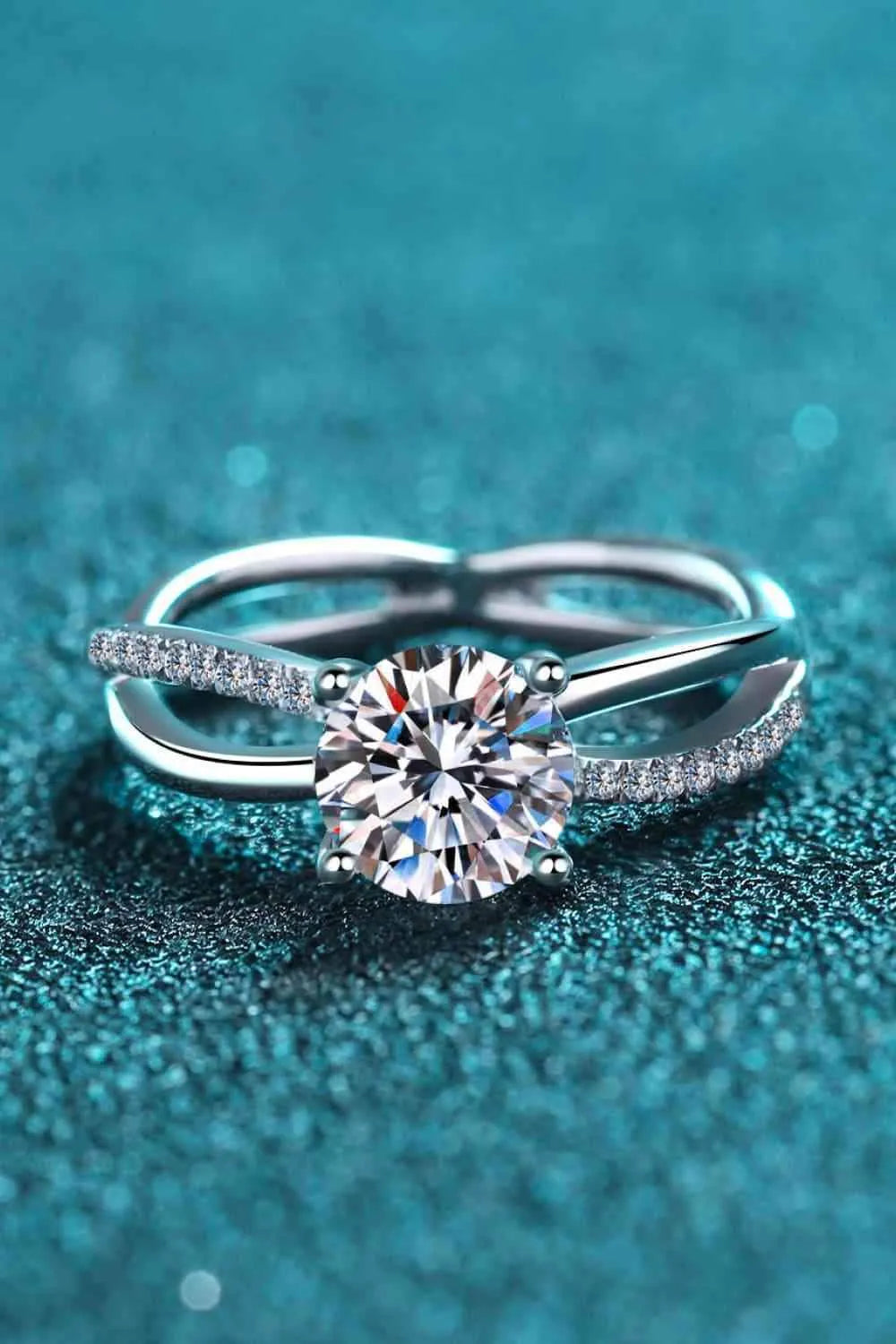 1 Carat Moissanite Crisscross Split Shank Ring Moissanite - Tophatter Daily Deals