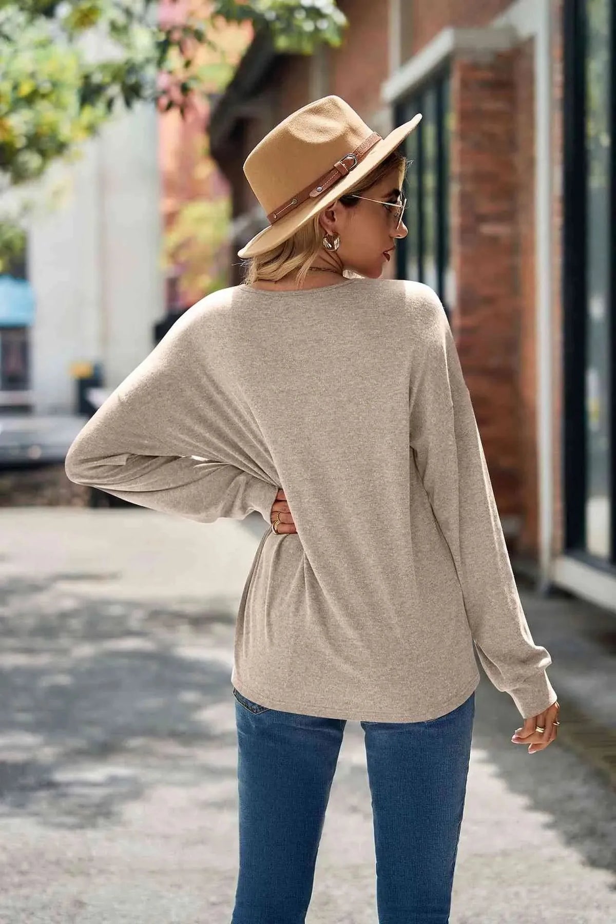 Contrast Trim V-Neck Dropped Shoulder Top Women's T-Shirts - Tophatter Daily Deals