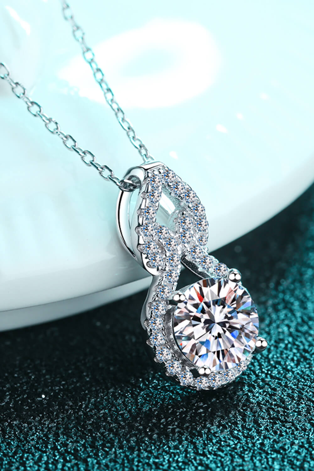 1 Carat Moissanite Pendant Necklace Moissanite - Tophatter Daily Deals