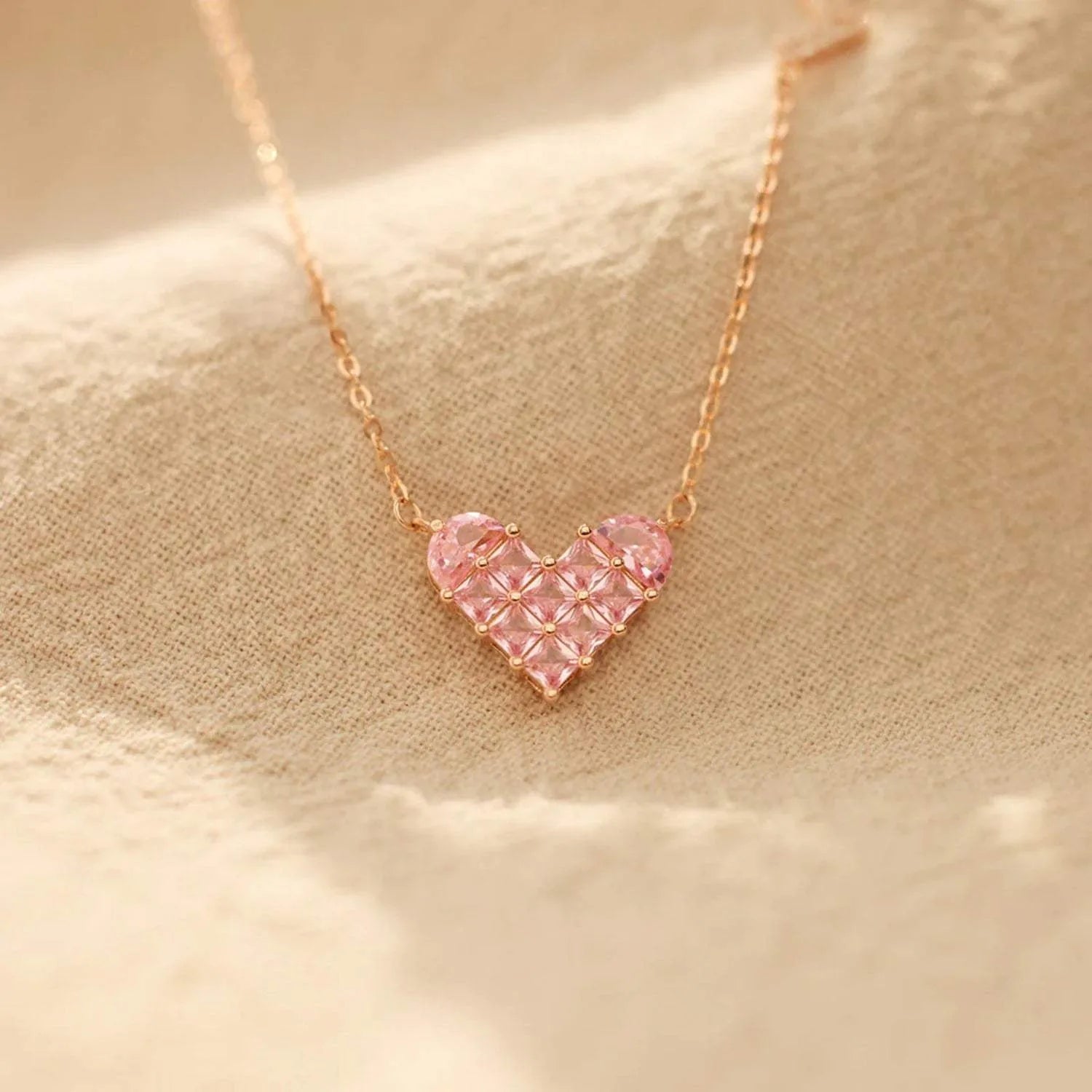 Heart Shape Rose Gold-Plated Pendant Necklace Necklaces - Tophatter Daily Deals