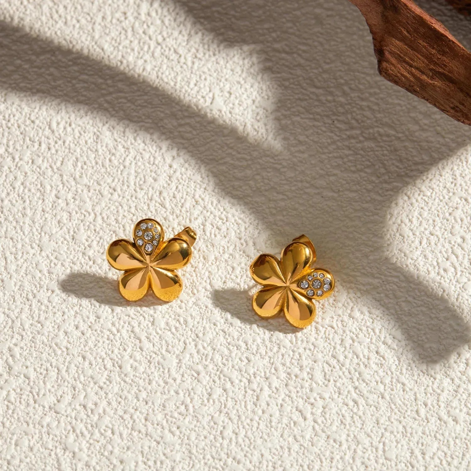 Inlaid Zircon Stainless Steel Flower Earrings Earrings - Tophatter Daily Deals