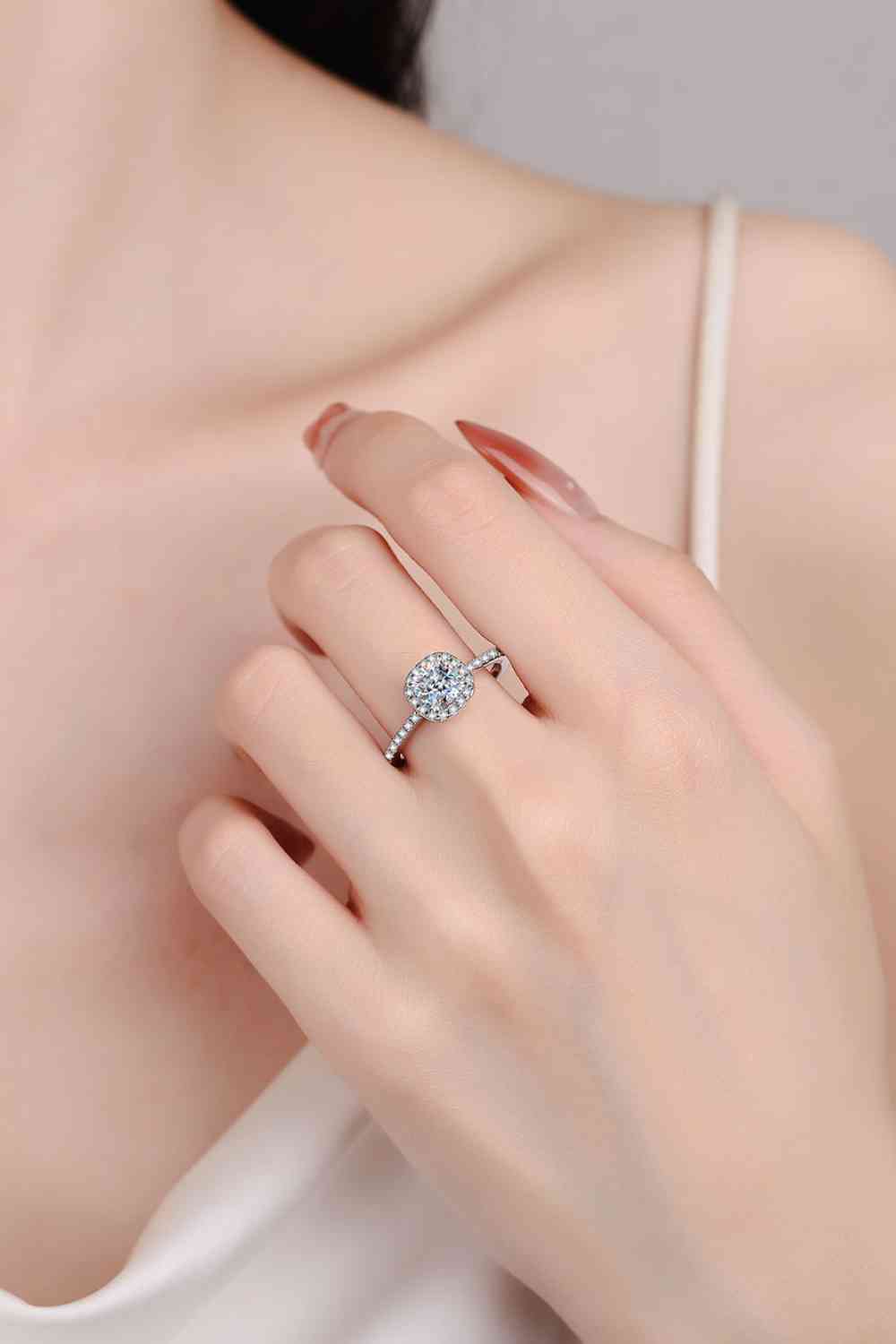 1 Carat Moissanite 925 Sterling Silver Halo Ring Moissanite - Tophatter Daily Deals